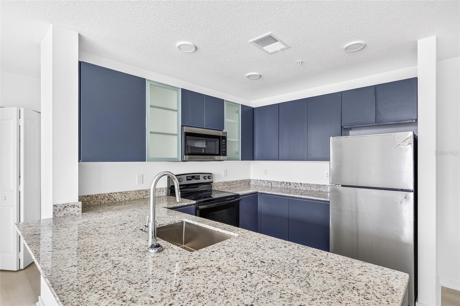 Listing photo 3 for 5563 Millenia Park Blvd #503