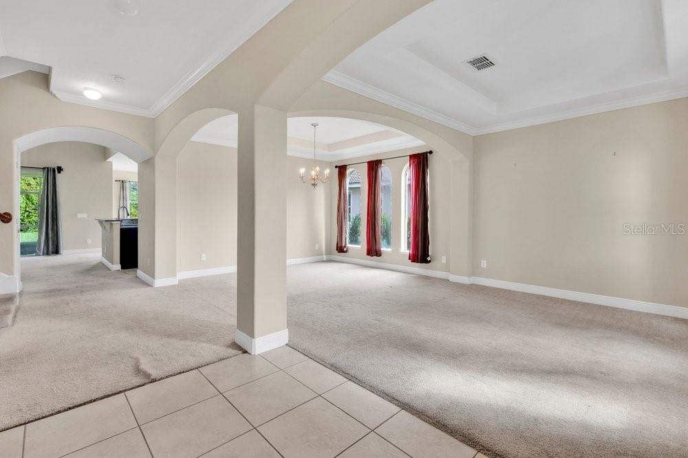 Listing photo 3 for 532 Crestwick Ct