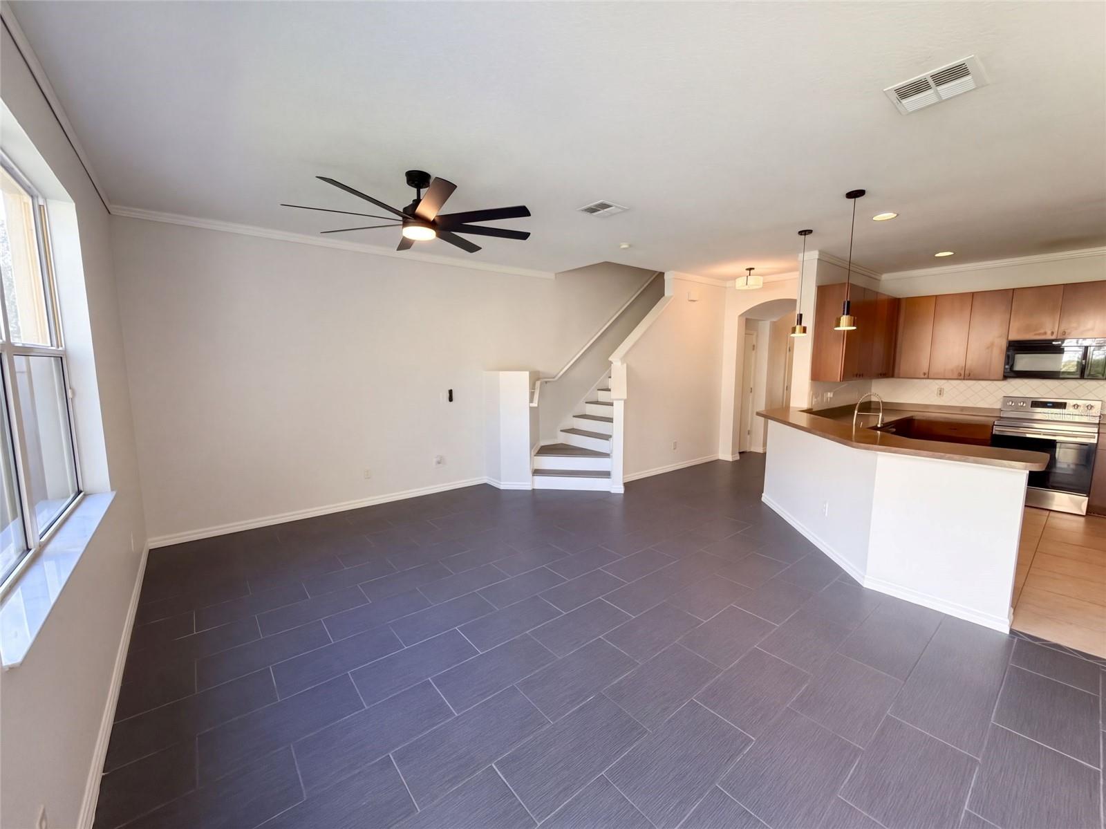 Listing photo 3 for 348 Golden Dewdrop Way