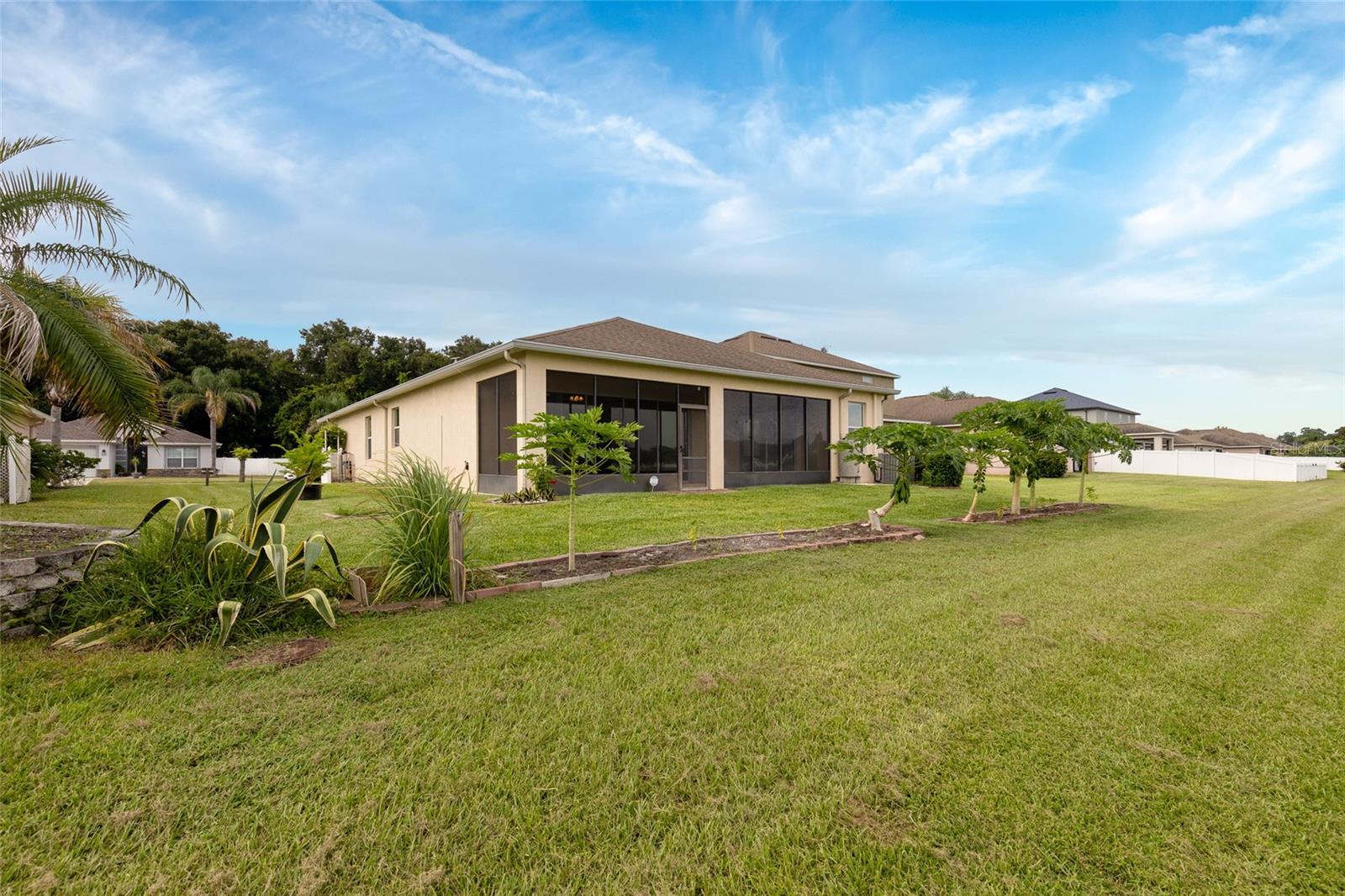 Listing photo 2 for 3652 Madbury Cir