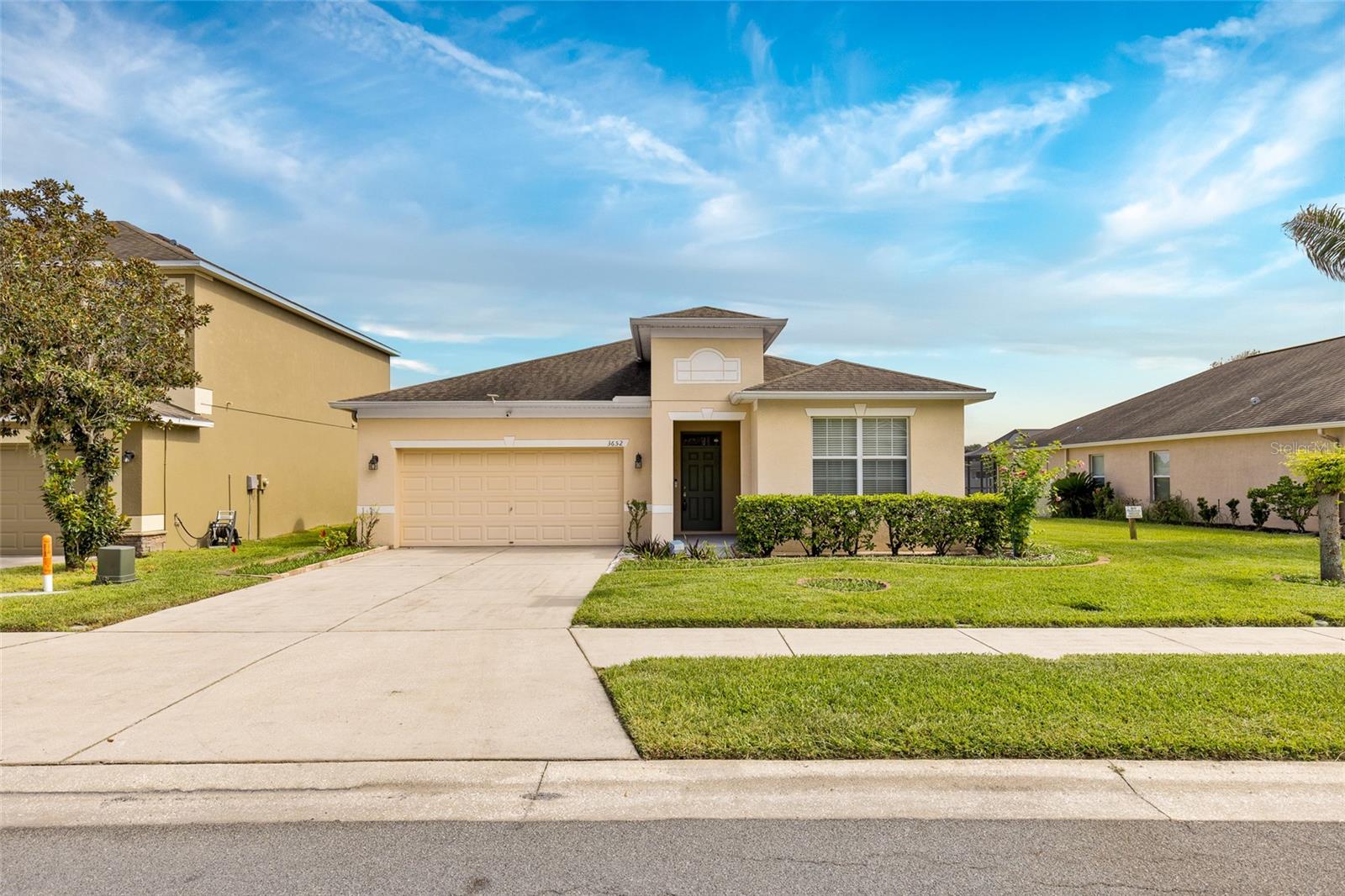 Listing photo 1 for 3652 Madbury Cir