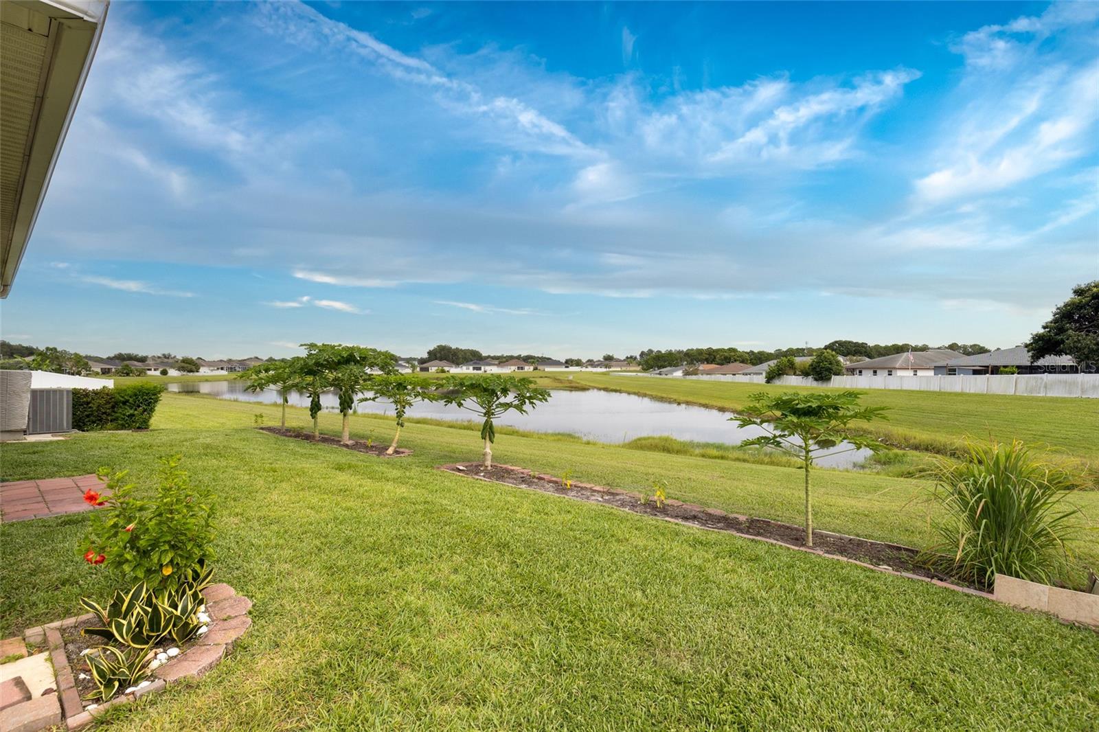 Listing photo 3 for 3652 Madbury Cir