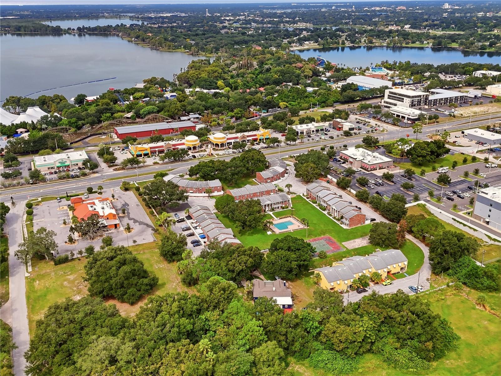 Listing photo 2 for 5850 Cypress Gardens Blvd #303