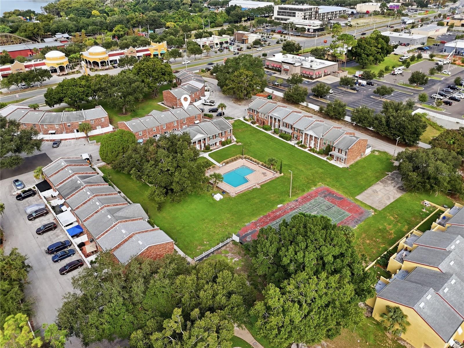 Listing photo 3 for 5850 Cypress Gardens Blvd #303