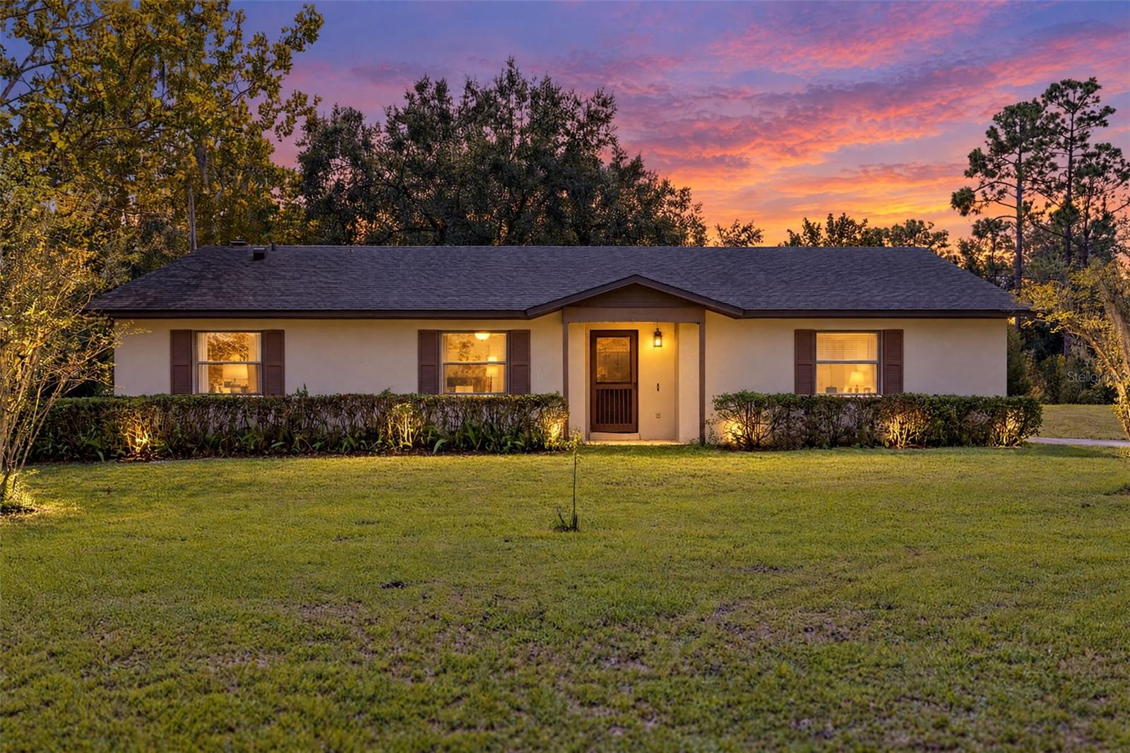Listing photo 1 for 377 Riverwoods Trl