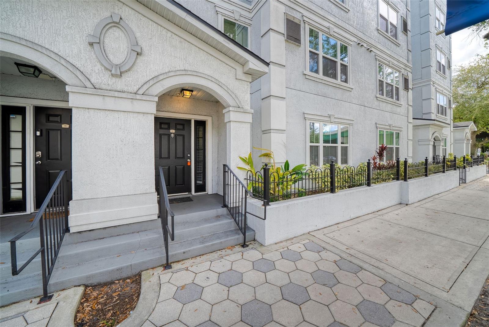 Listing photo 2 for 204 South Street #1053