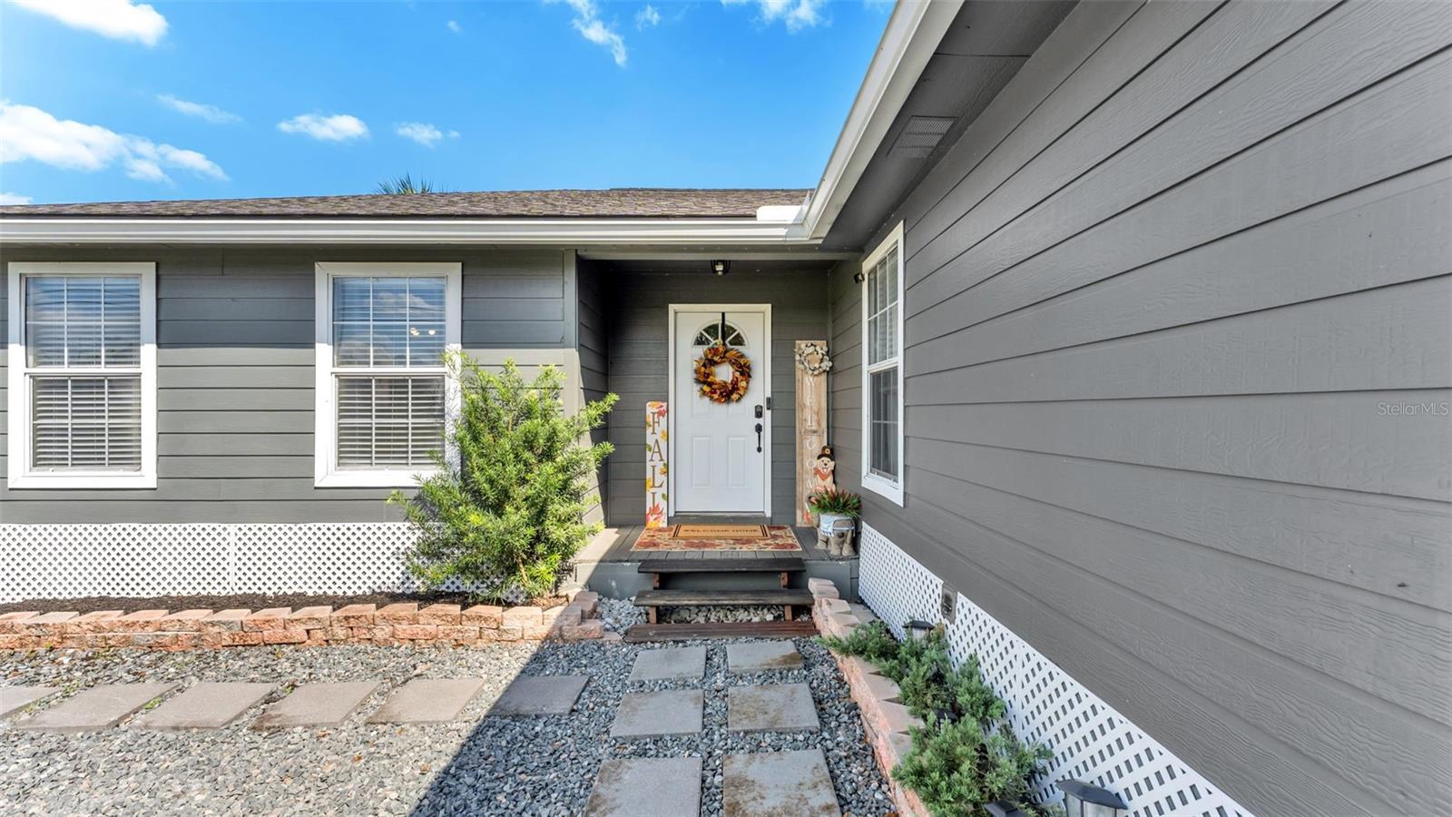 Listing photo 3 for 1557 Starling Rd