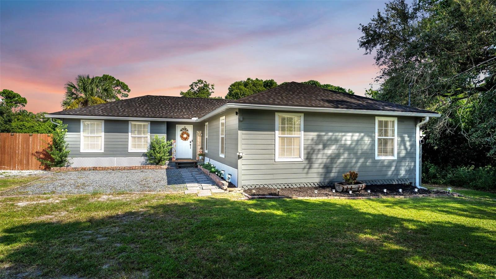 Listing photo 1 for 1557 Starling Rd