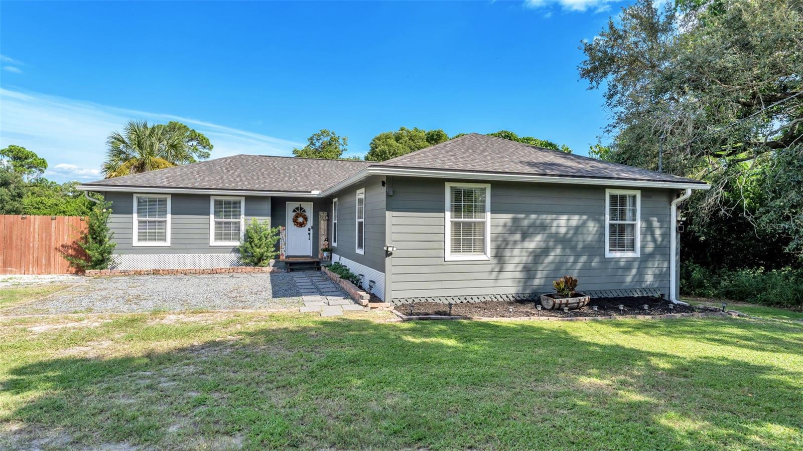 Listing photo 2 for 1557 Starling Rd