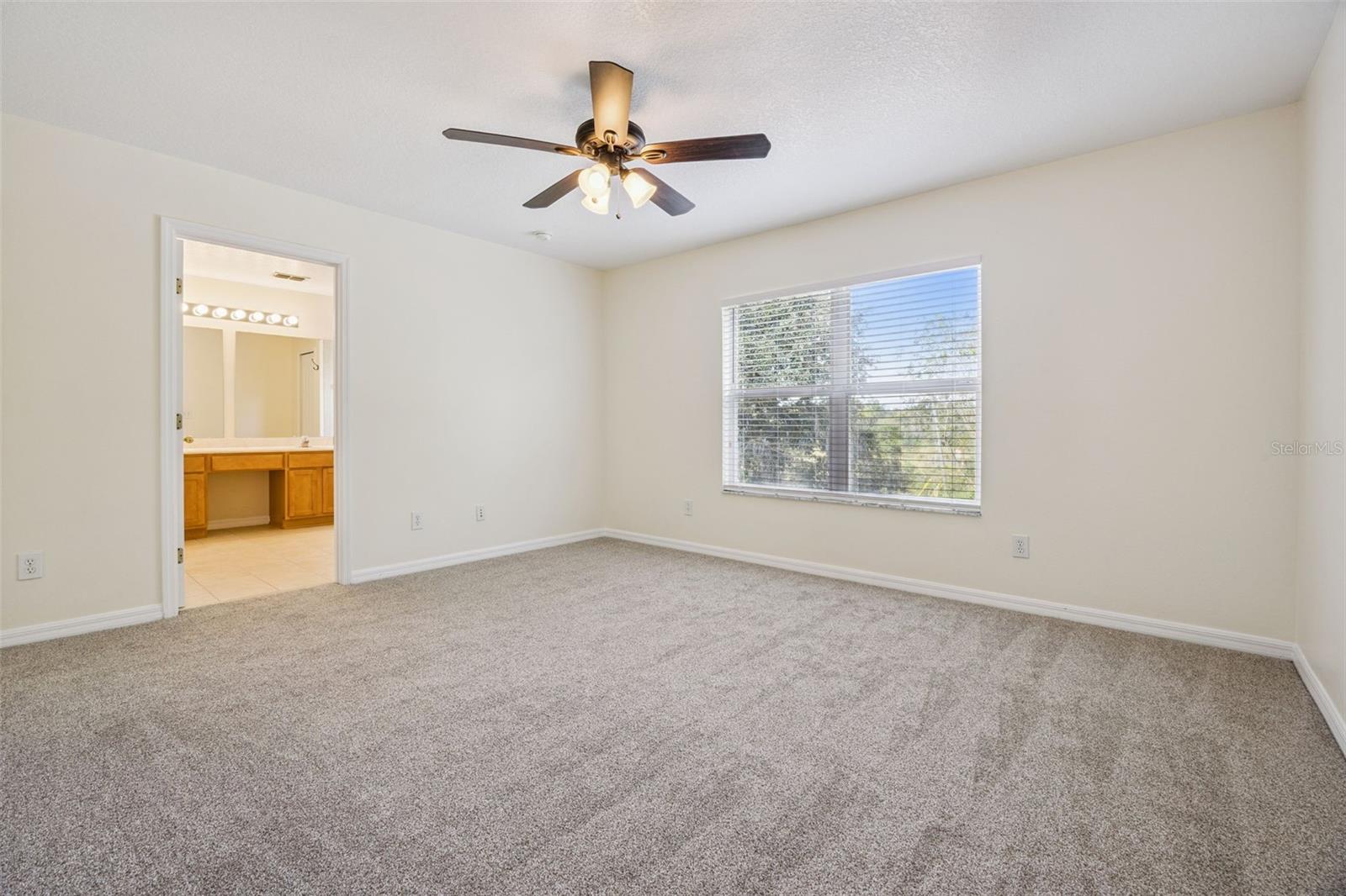 Listing photo 3 for 2020 Portcastle Cir