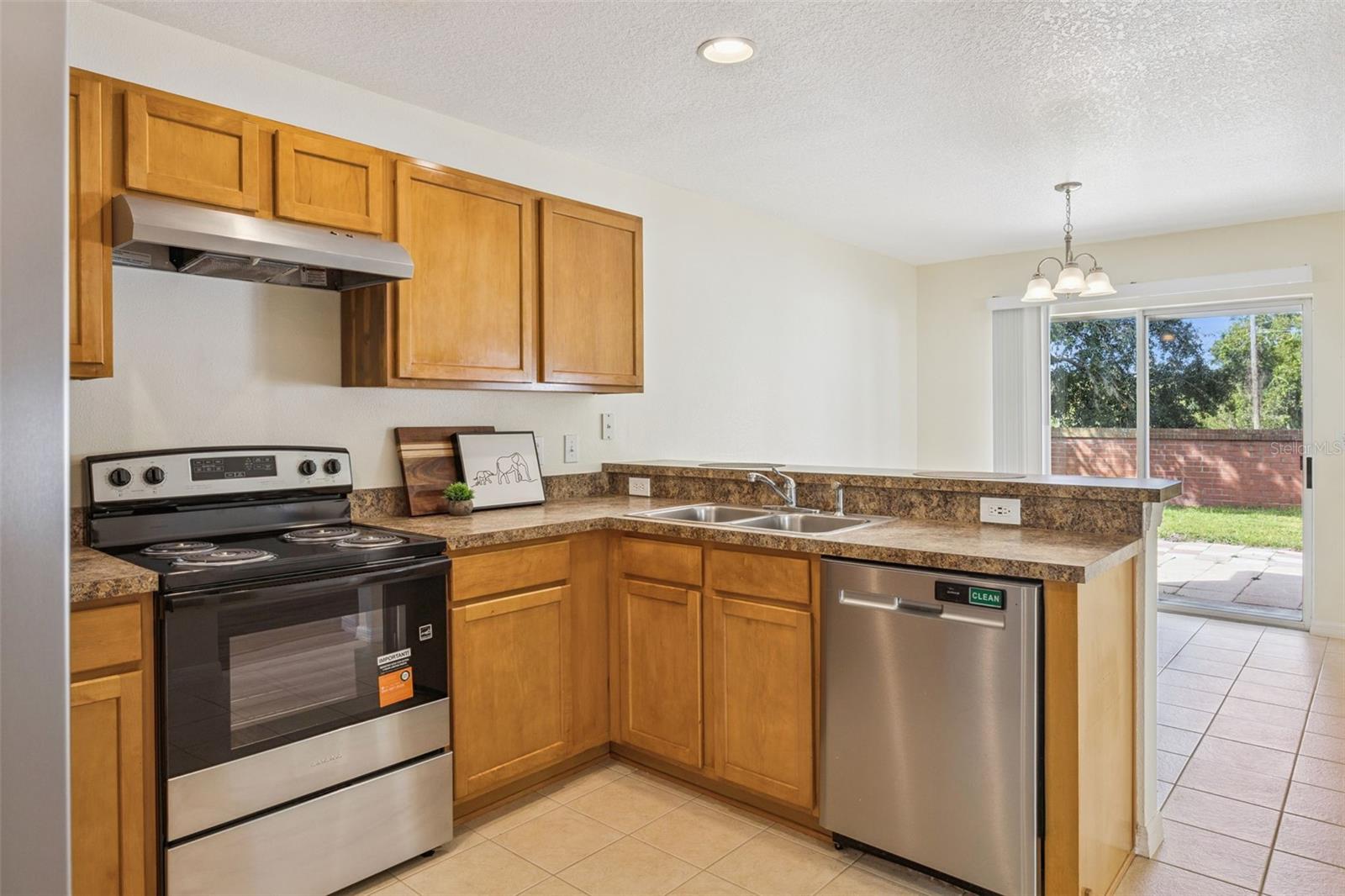 Listing photo 2 for 2020 Portcastle Cir