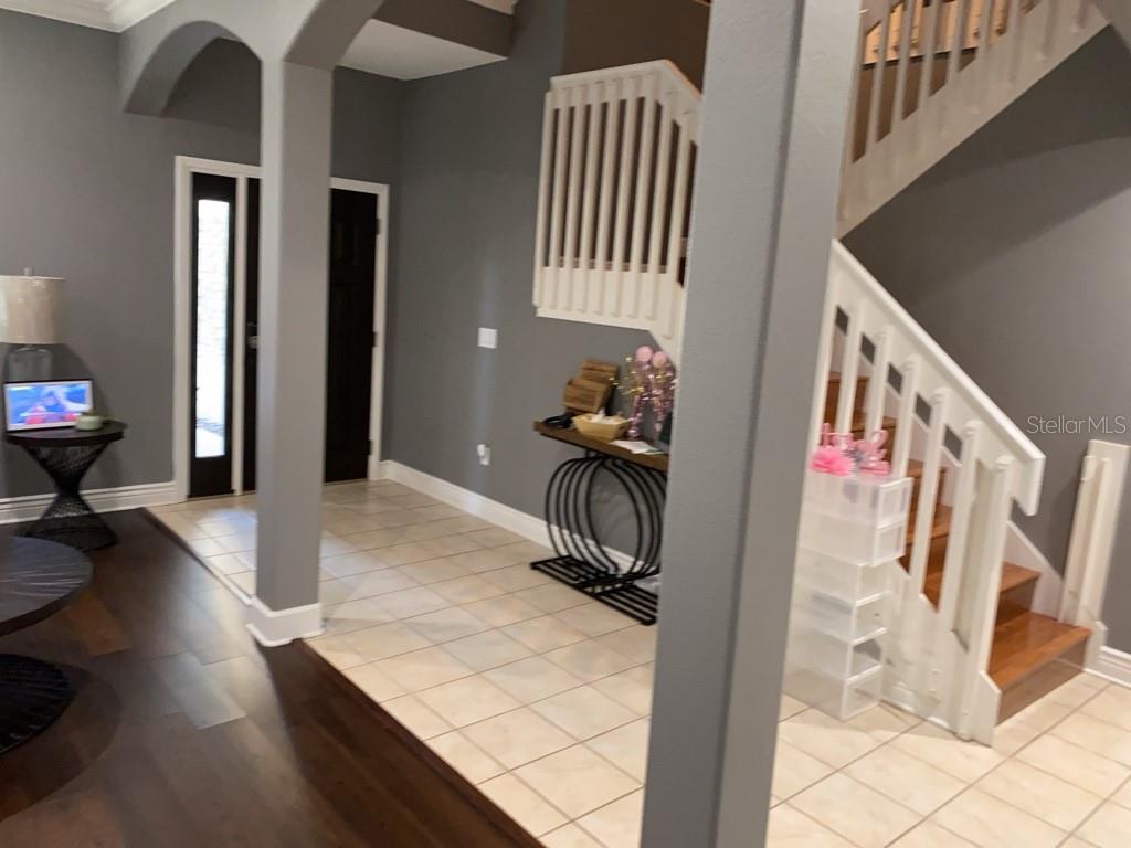 Listing photo 2 for 1109 Landale Ct