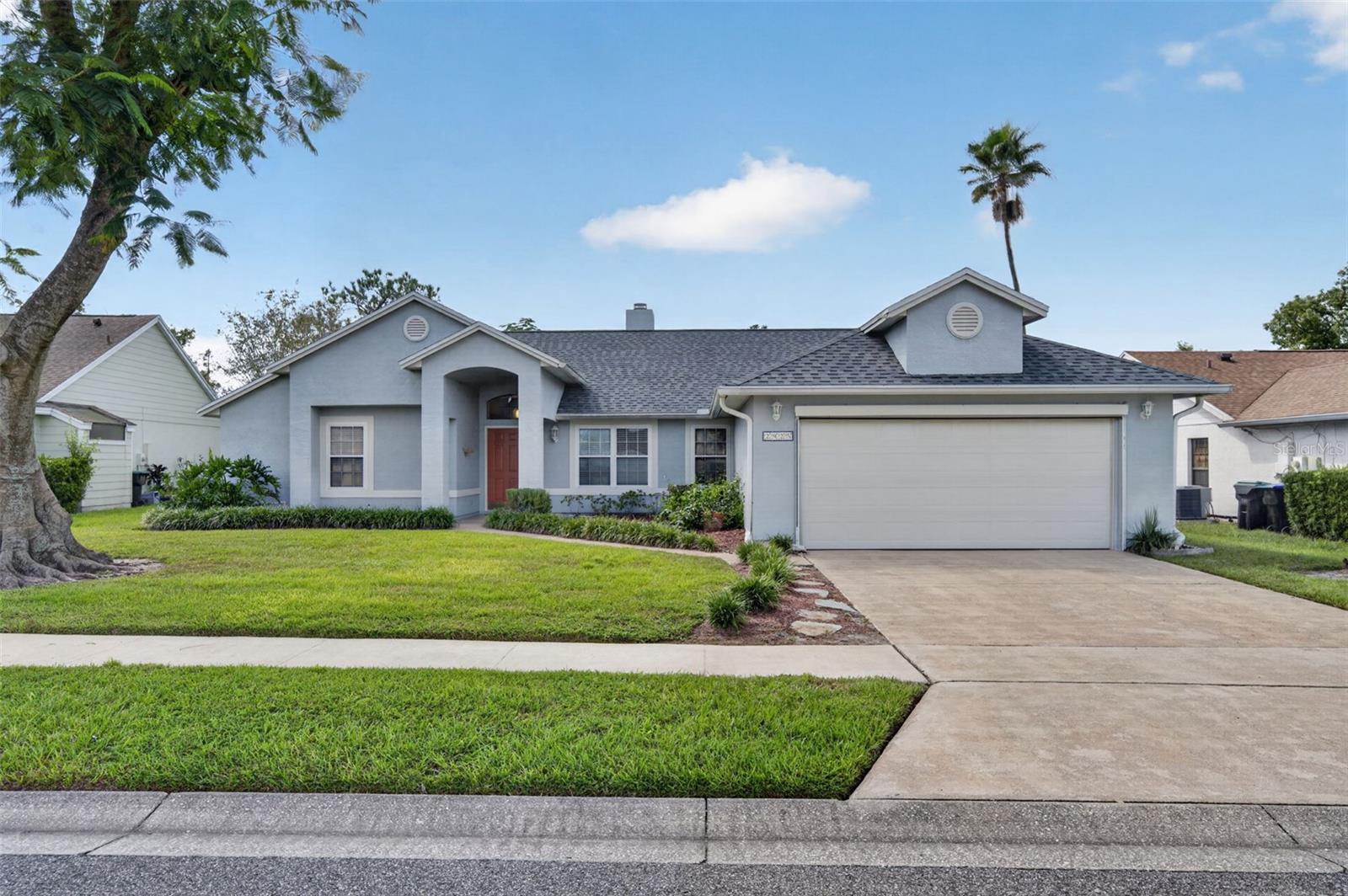Listing photo 2 for 2925 Eagle Lake Dr