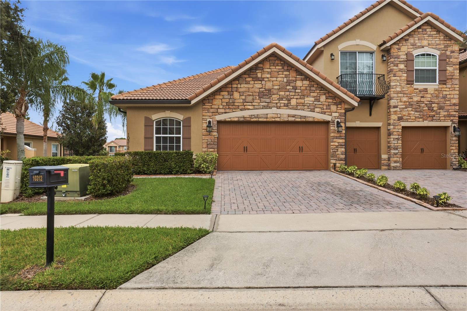 Listing photo 1 for 10312 Belfry Cir