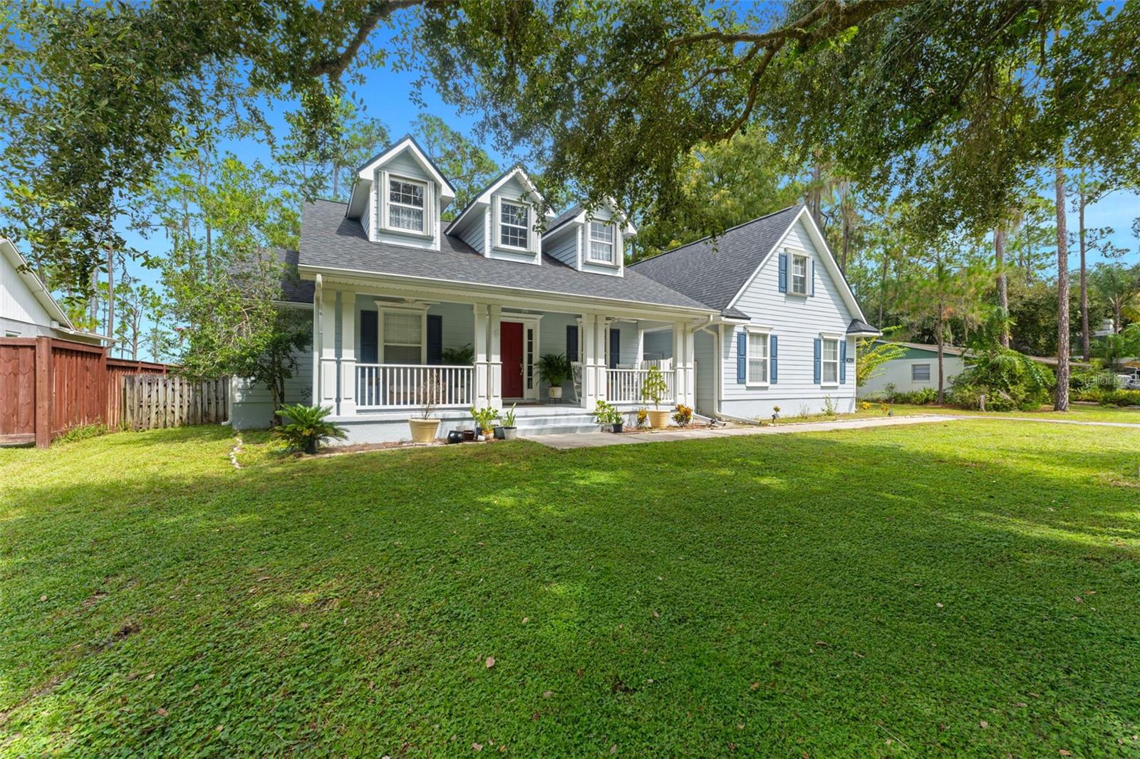 Listing photo 1 for 14209 Nell Dr