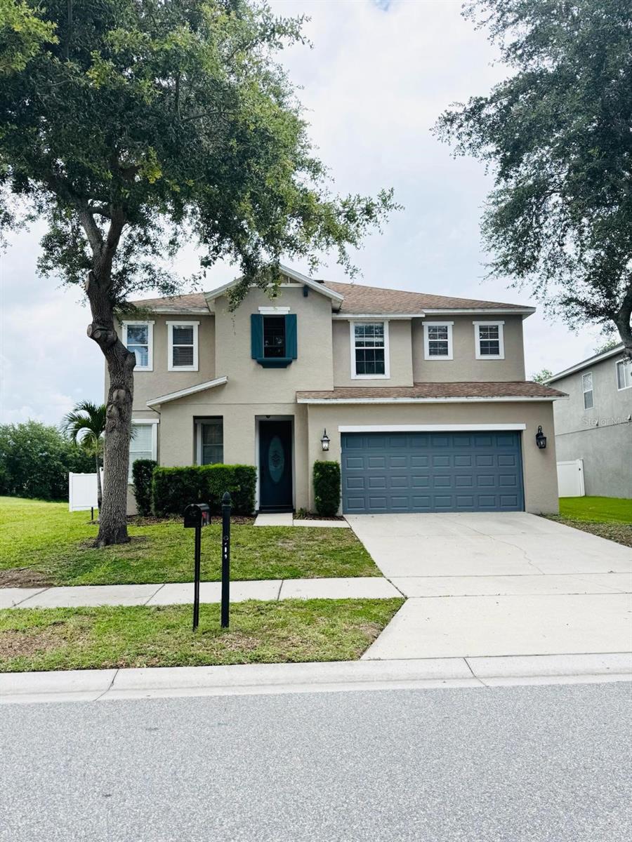 Listing photo 2 for 10313 Stratford Pointe Ave