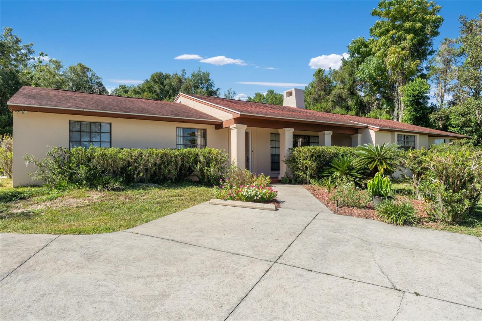 Listing photo for 8943 Silver Lake Dr