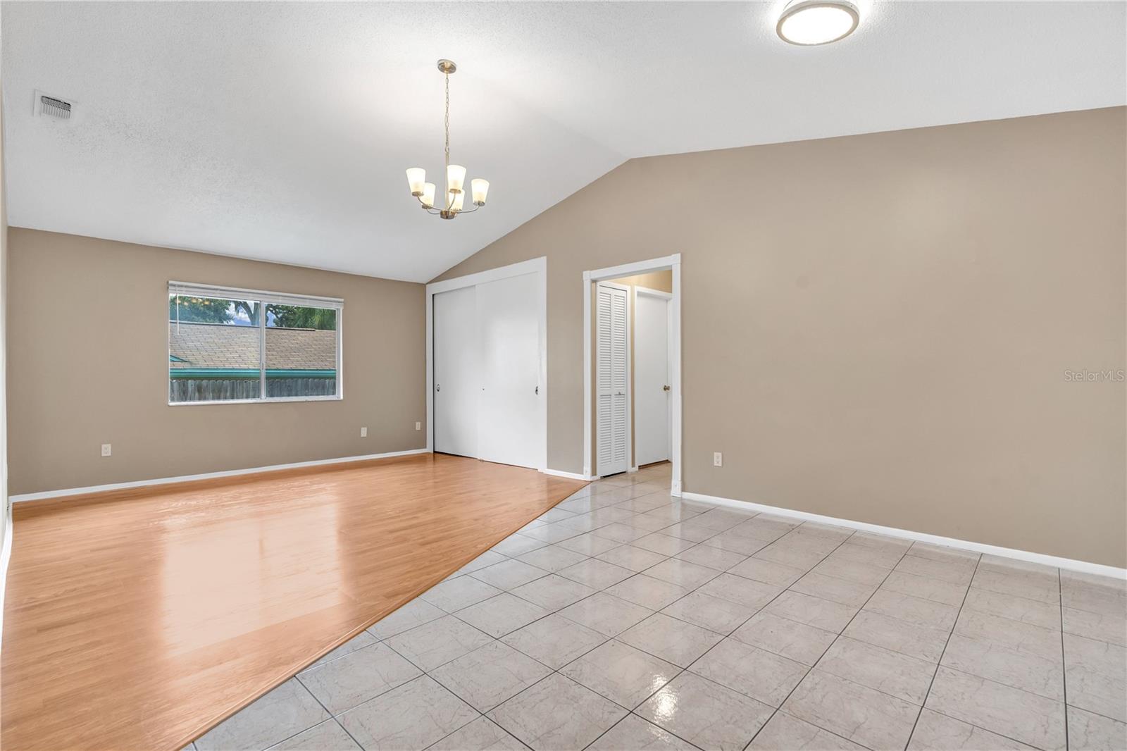 Listing photo 2 for 3602 Palm Ave