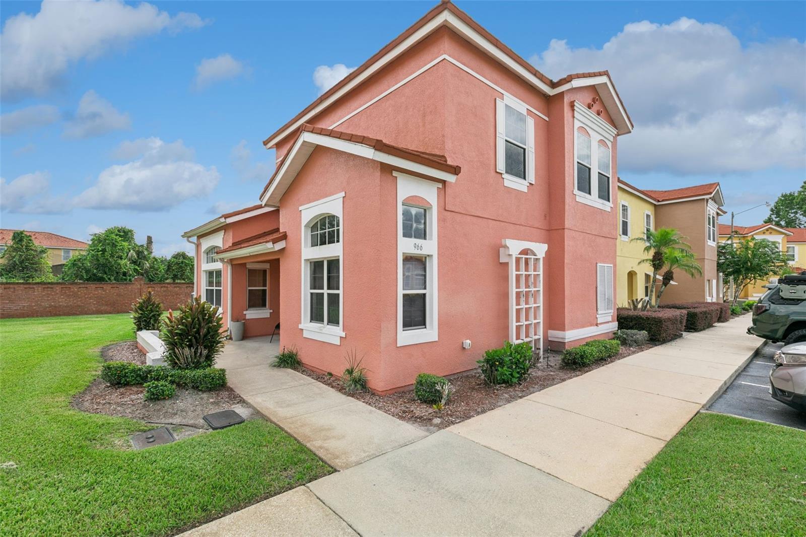 Listing photo 2 for 966 Park Terrace Cir