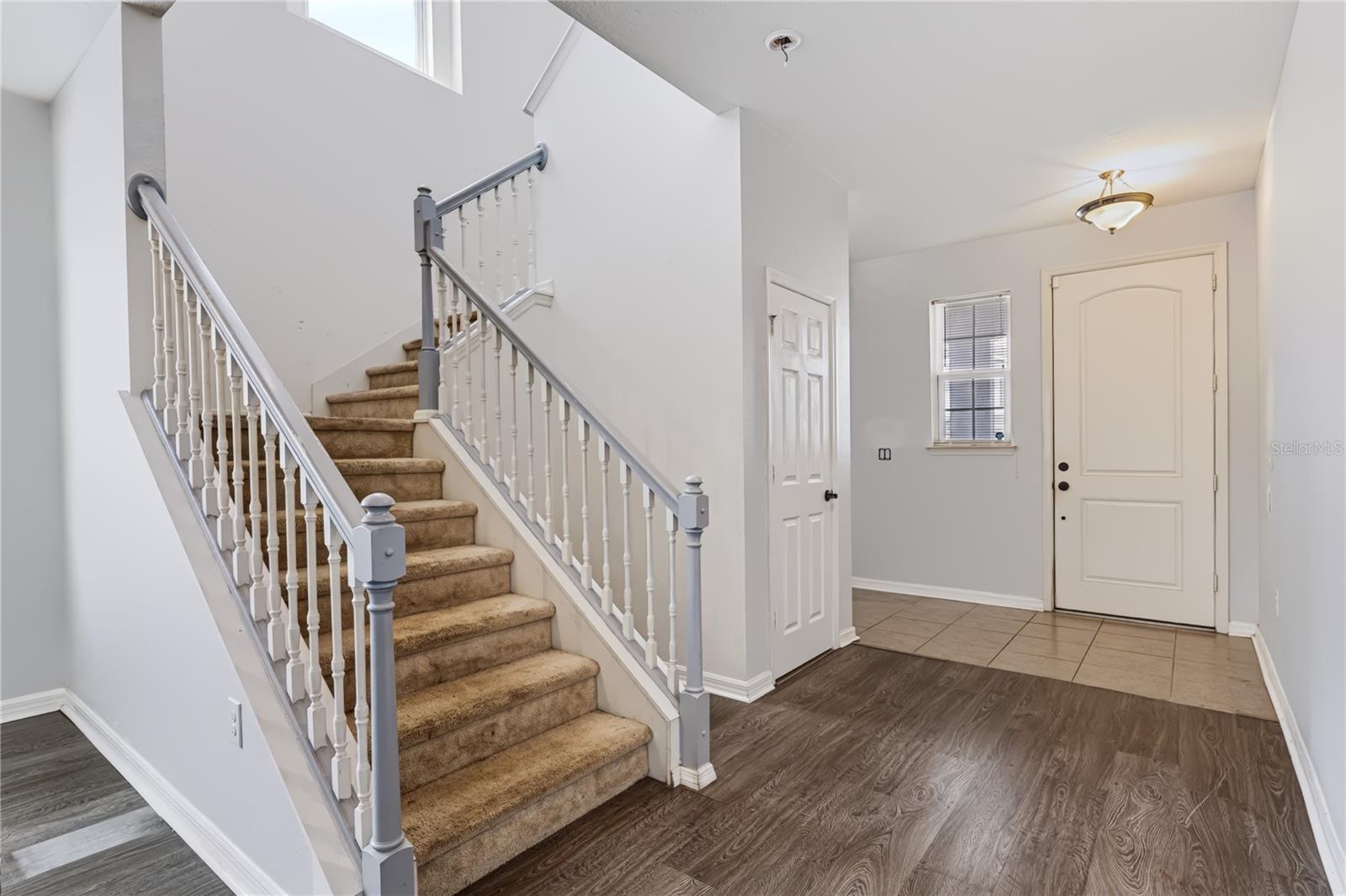 Listing photo 3 for 4721 Grassendale Ter