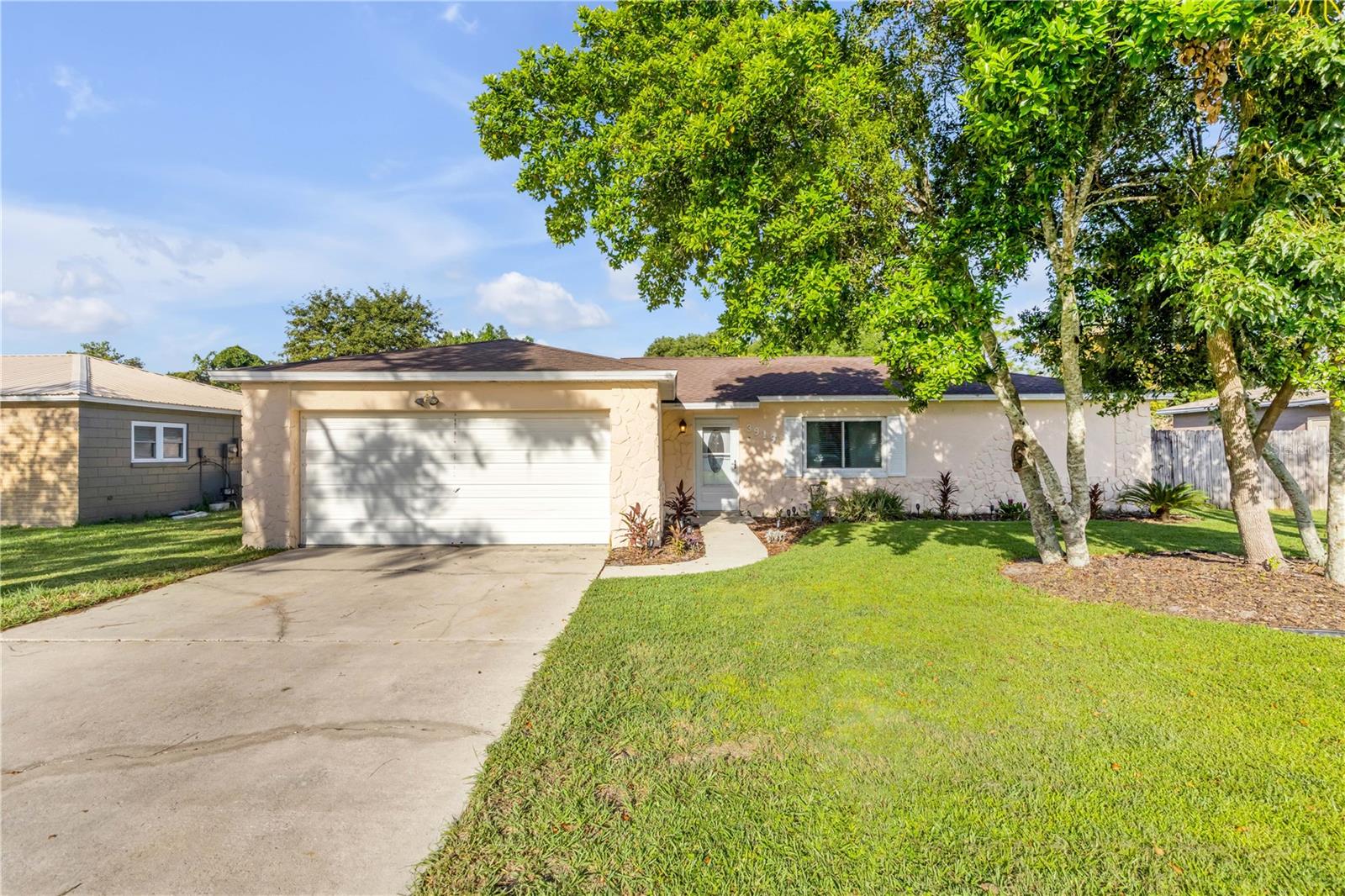 Listing photo 1 for 3919 Janie Ct