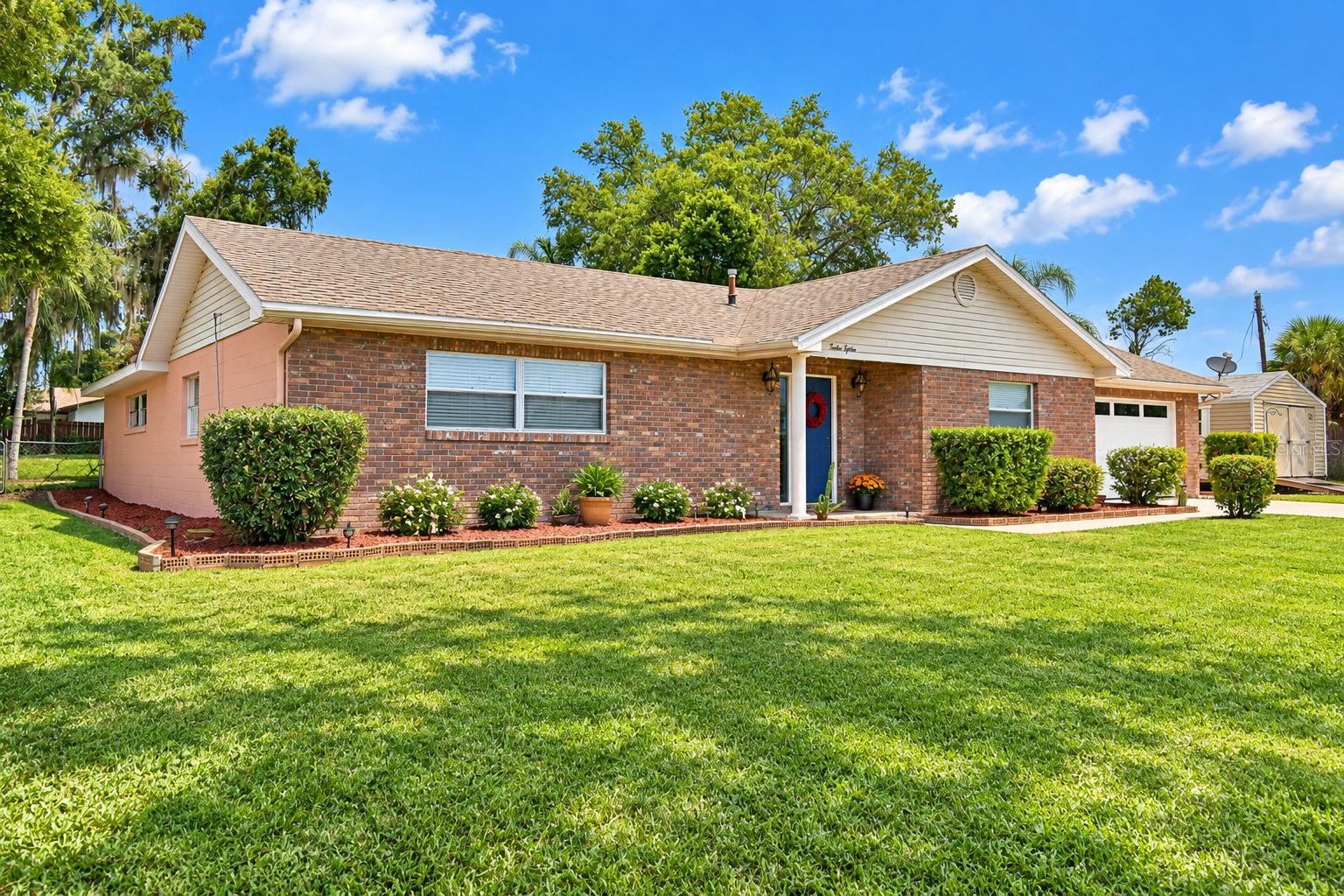 Listing photo 3 for 1215 Fairlane Ct Nw