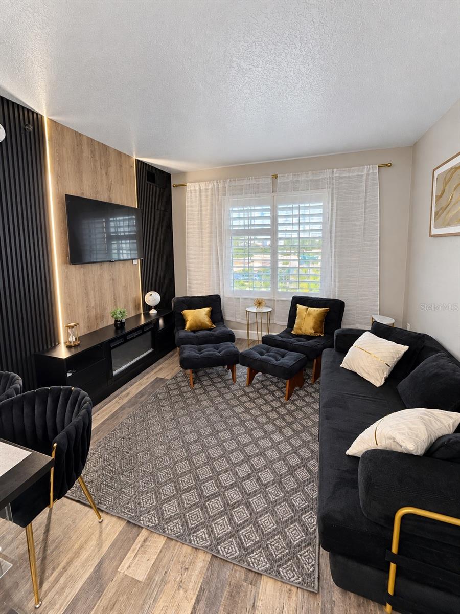 Listing photo 2 for 7601 Canada Ave #433/435