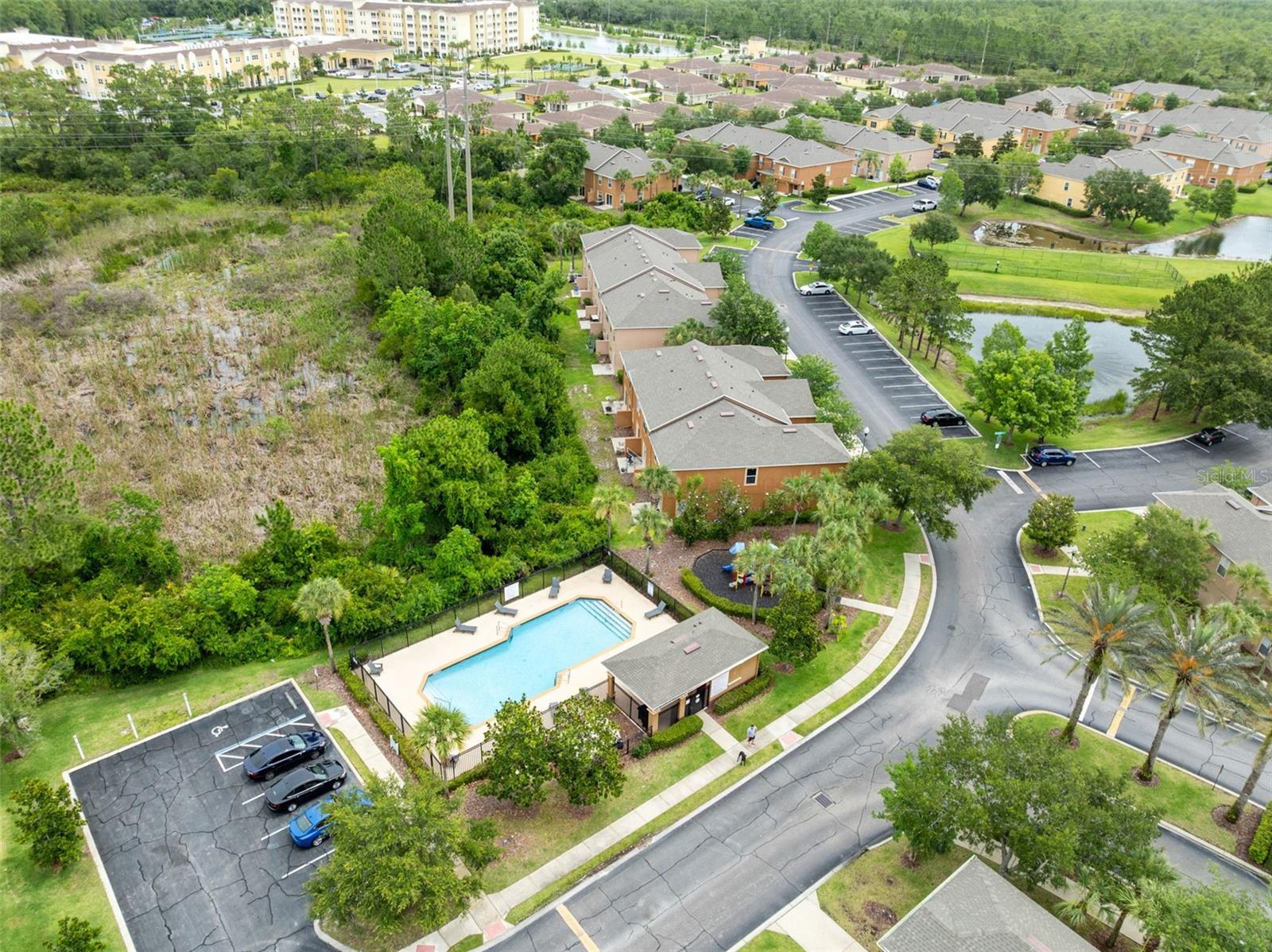 Listing photo 3 for 4231 Trident Pt
