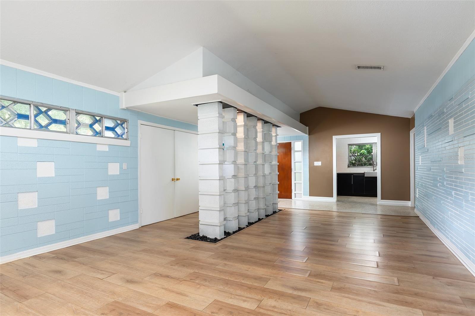 Listing photo 2 for 3220 Tradewinds Trl