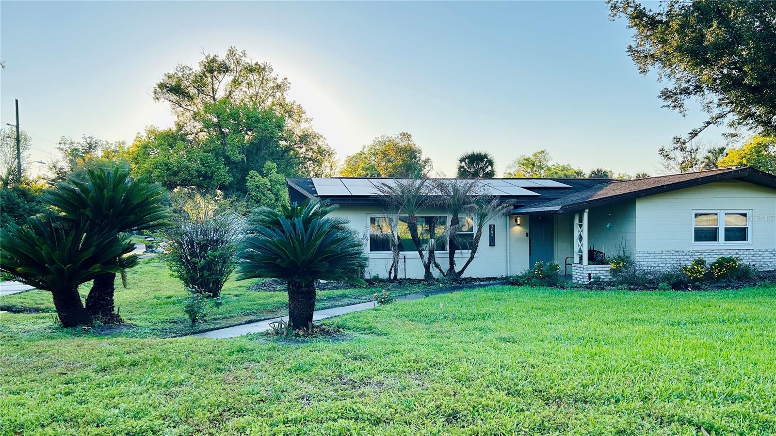 Listing photo 2 for 302 Forest Ave