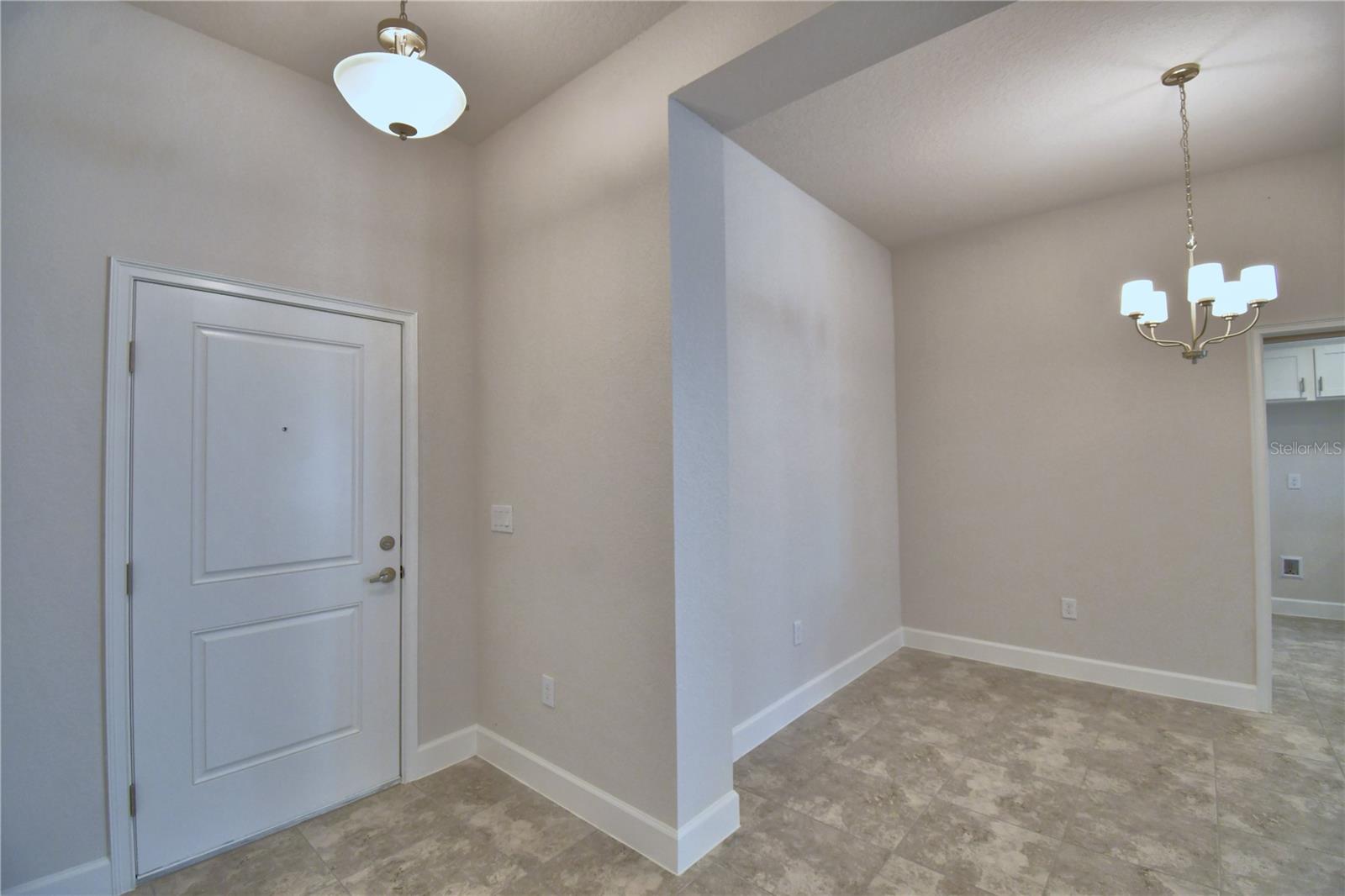 Listing photo 3 for 4511 Sundew Ln