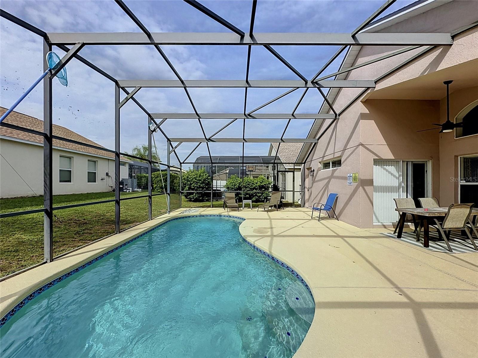 Listing photo 2 for 3029 Barbados Ln