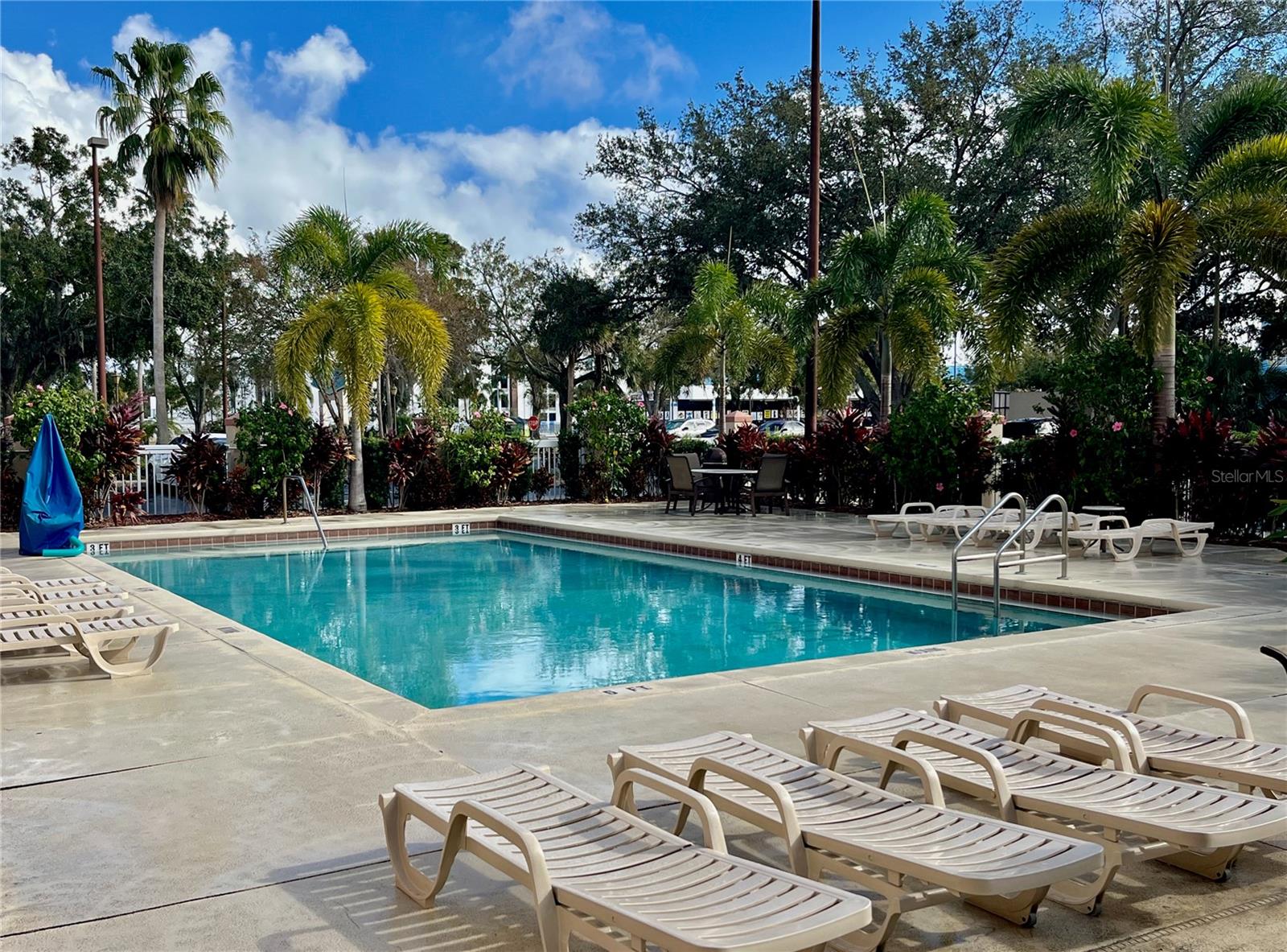 Listing photo 2 for 3000 Maingate Ln #420