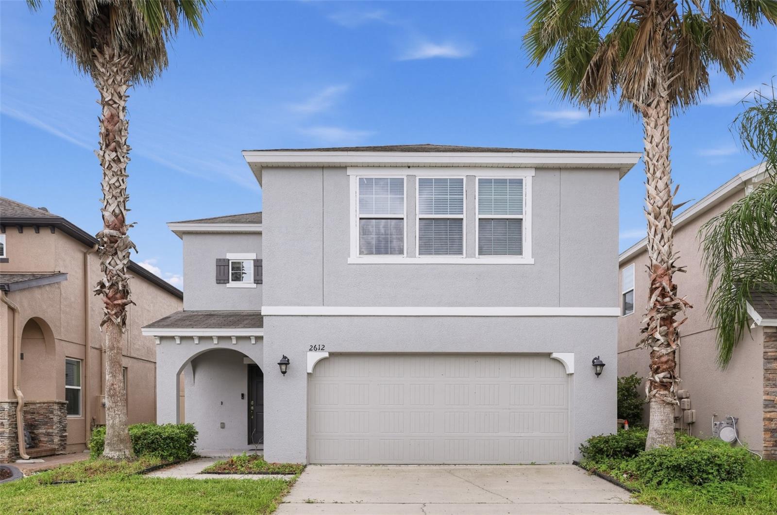 Listing photo 1 for 2612 Waterline St