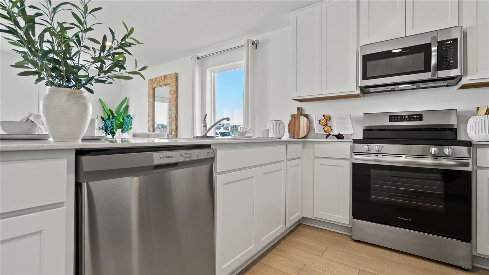 Listing photo 3 for 3059 Captain Jax Way