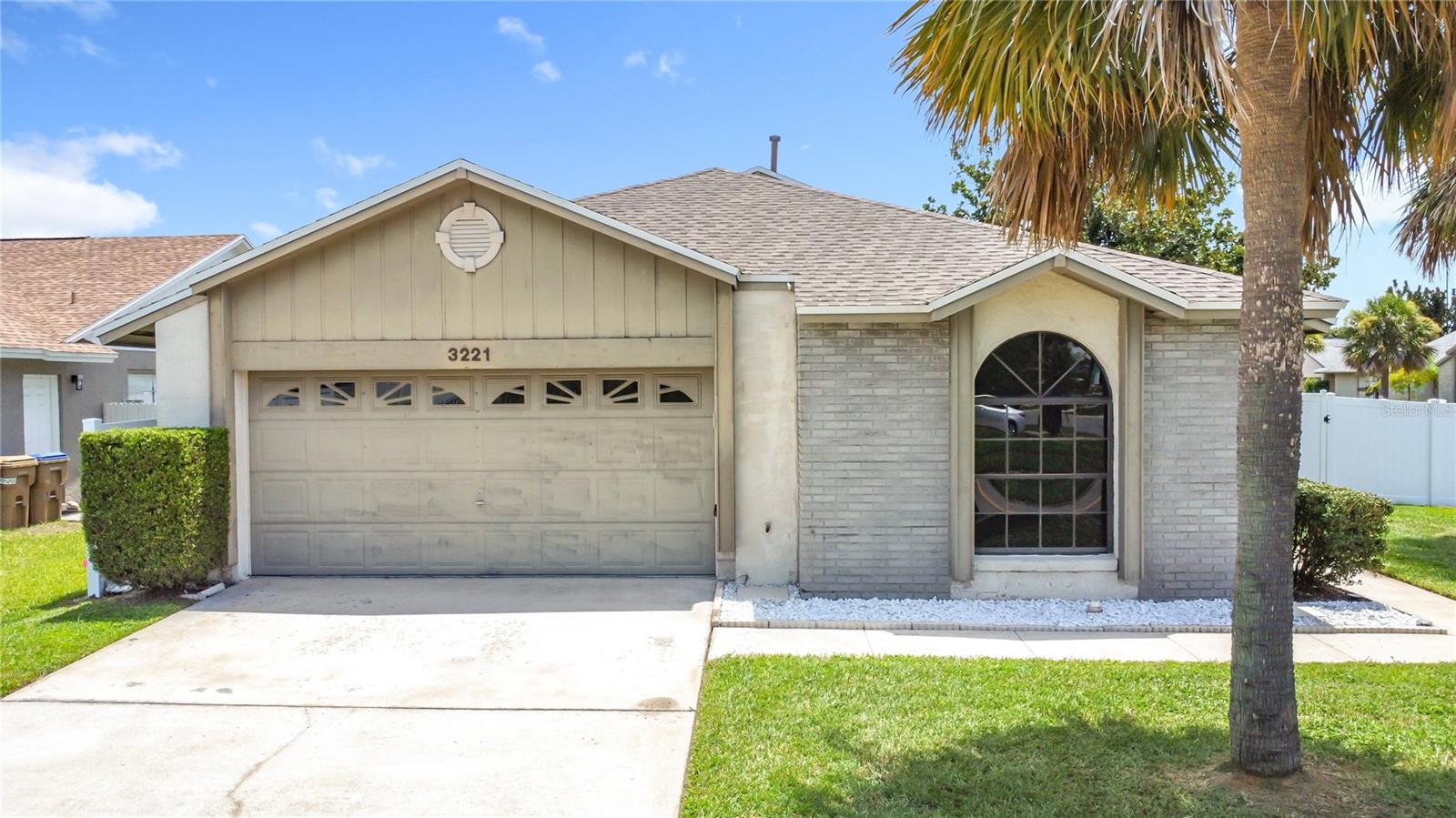 Listing photo 1 for 3221 White Dove Ln