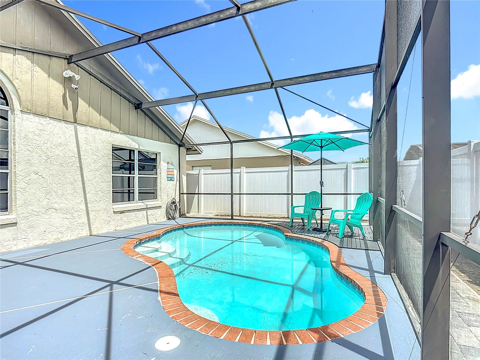 Listing photo 2 for 3221 White Dove Ln