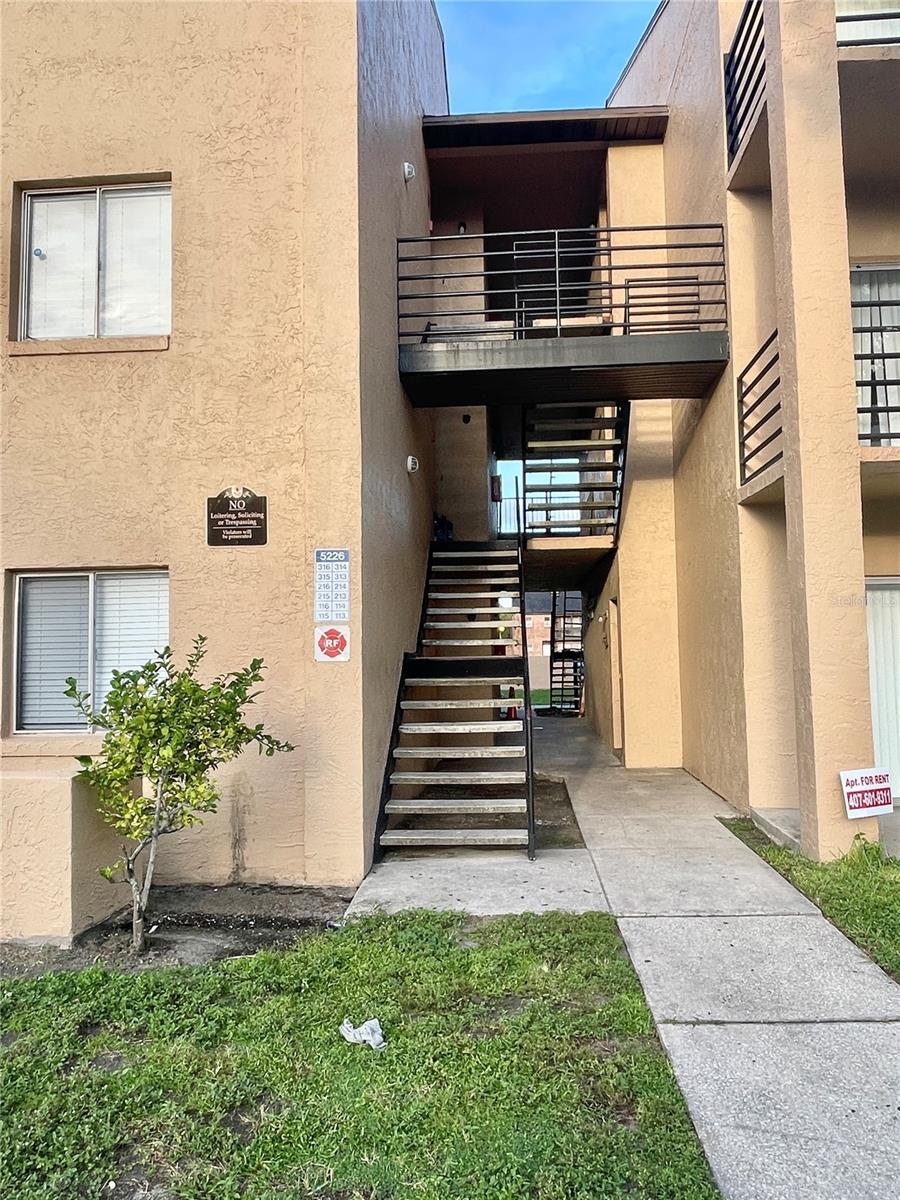 Listing photo 2 for 5226 Via Hacienda Cir #a214