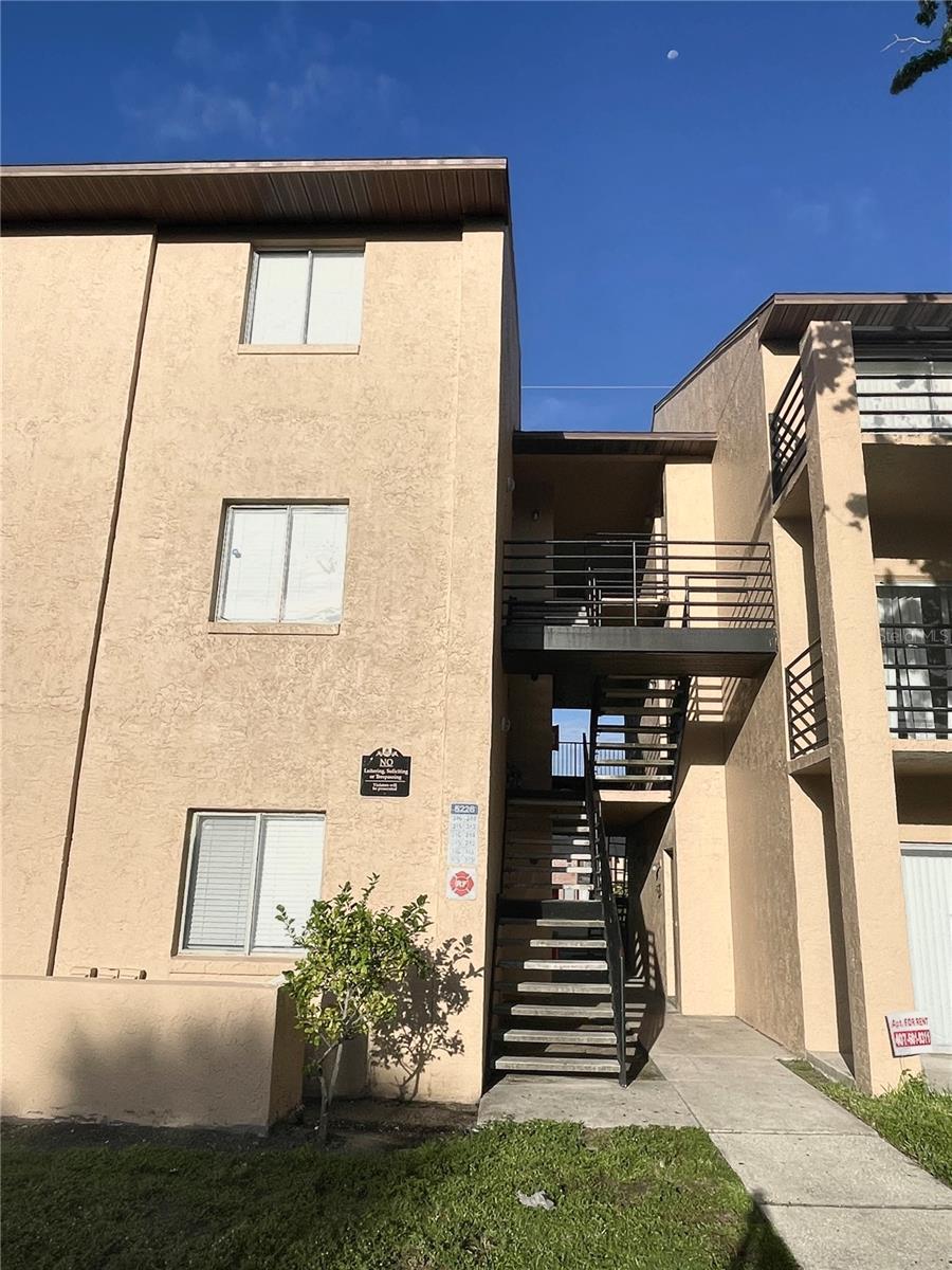 Listing photo 3 for 5226 Via Hacienda Cir #a214