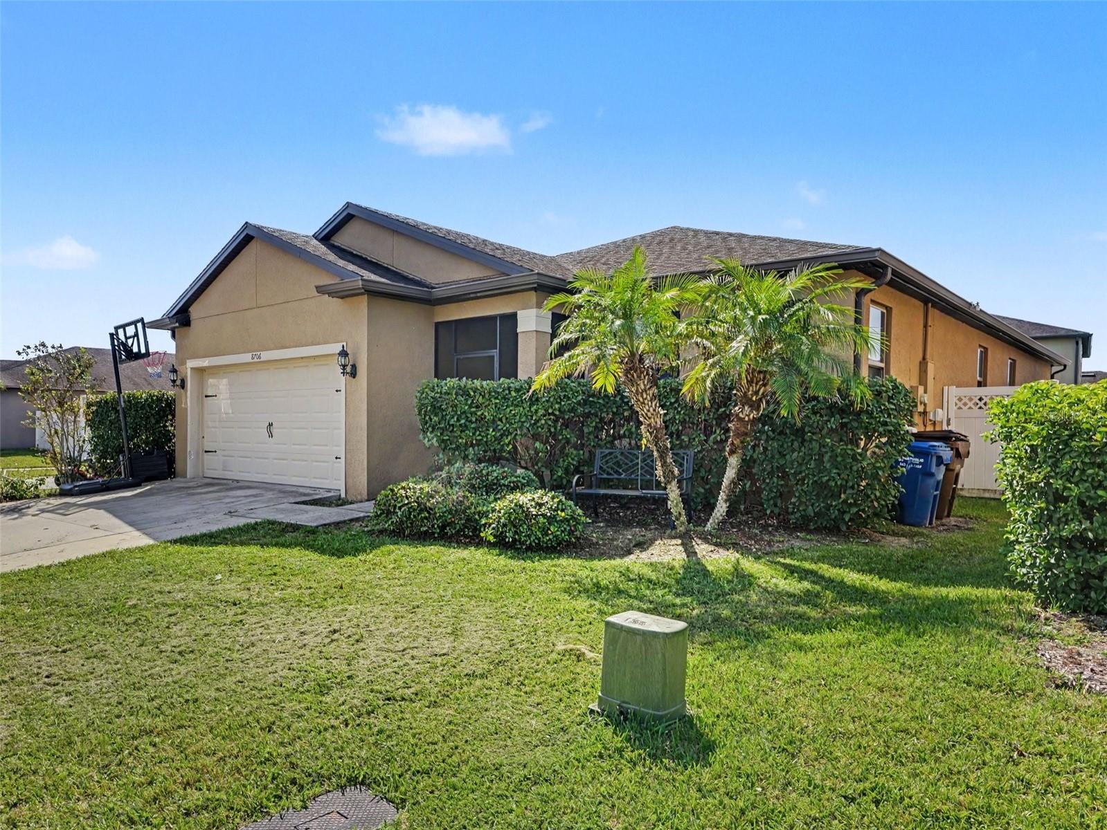 Listing photo 1 for 8706 Hinsdale Heights Dr