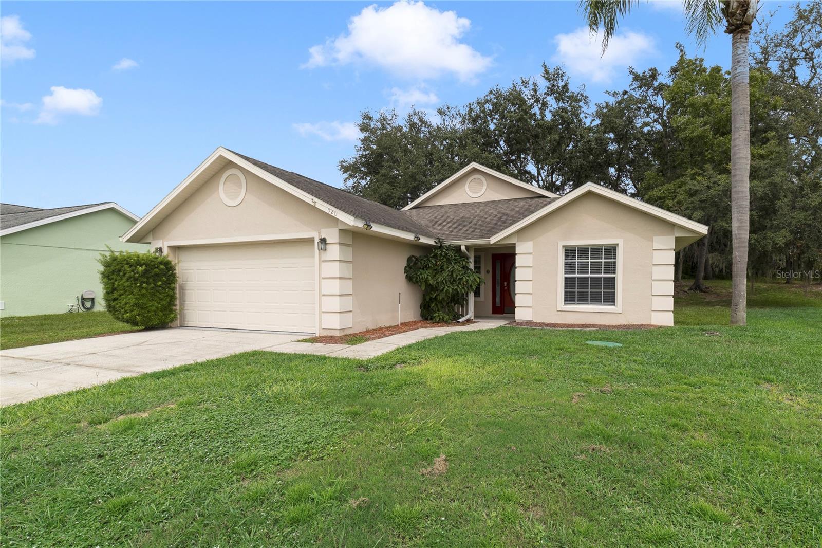 Listing photo 1 for 520 Hanging Moss Rd