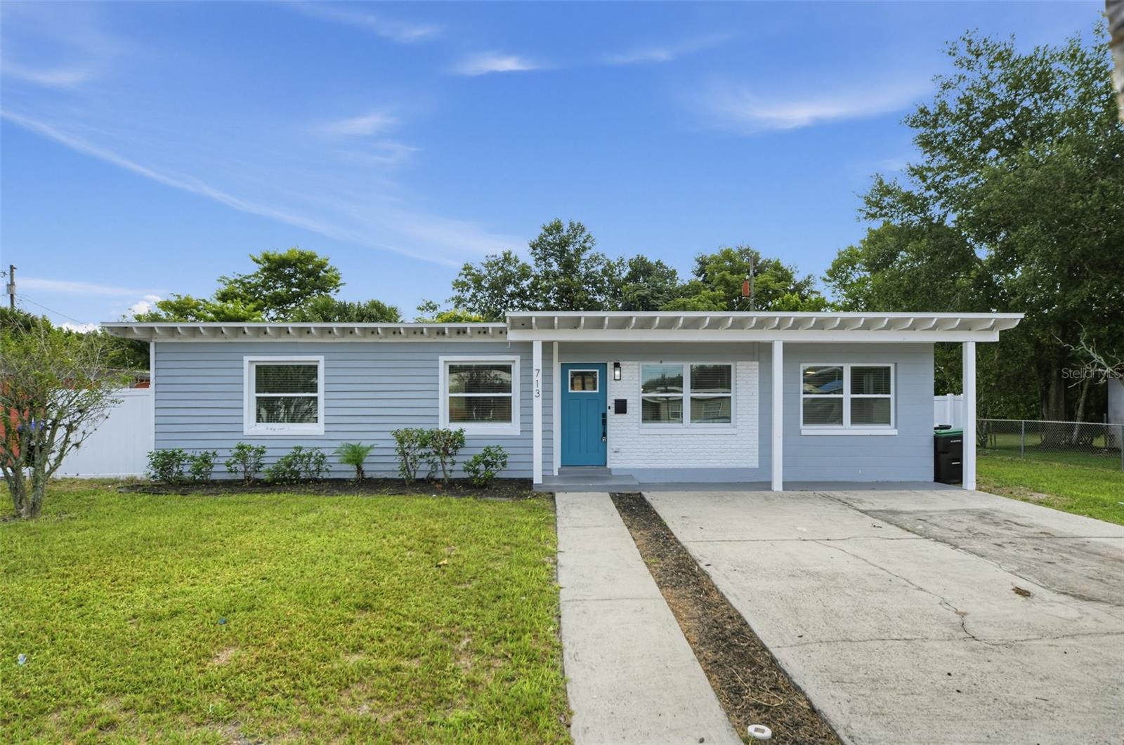 Listing photo 1 for 713 Egan Dr