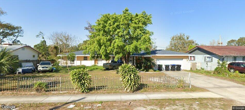 Listing photo 1 for 1216 N Powers Dr