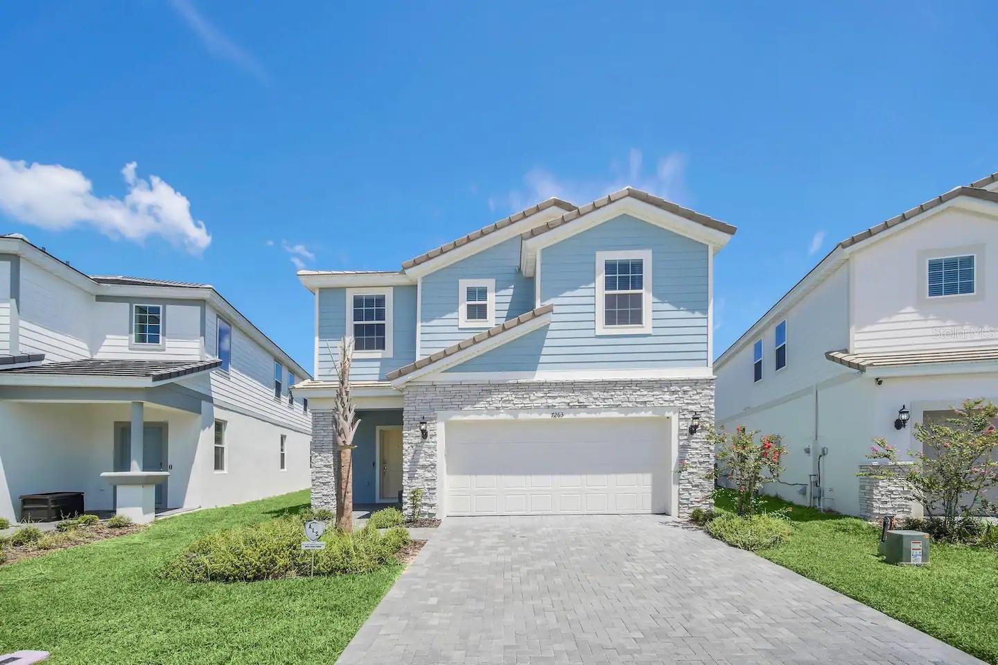 Listing photo 1 for 7263 Oakmoss Loop