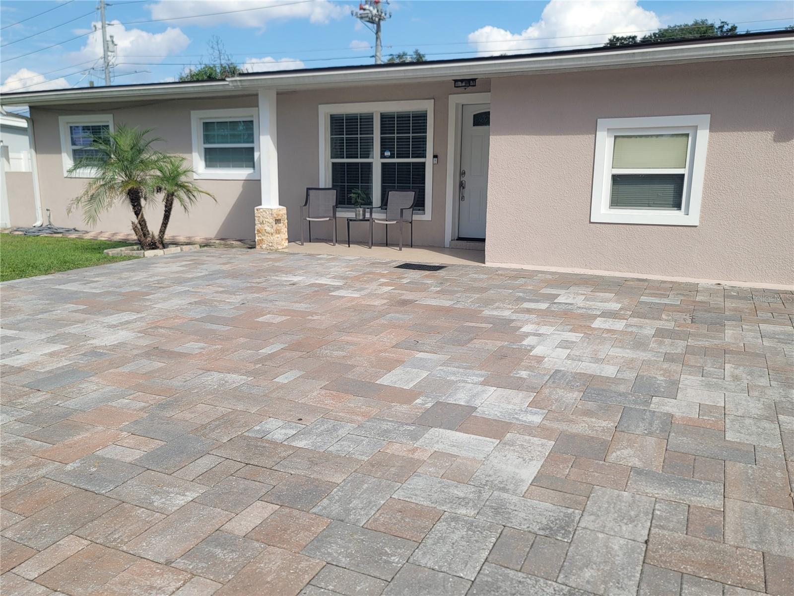 Listing photo 3 for 7228 Leighton Way