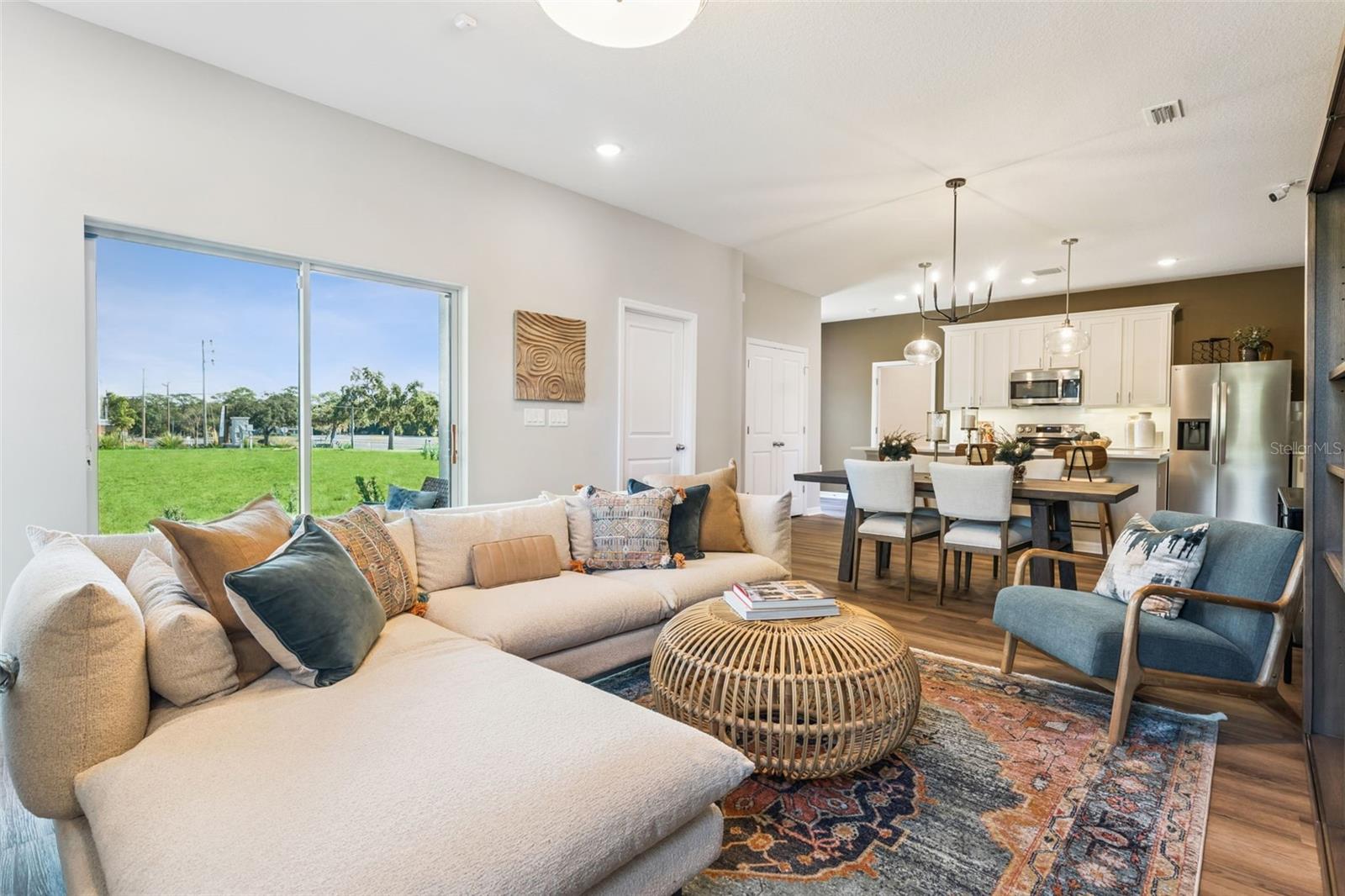 Listing photo 2 for 2286 Red Pine Ct