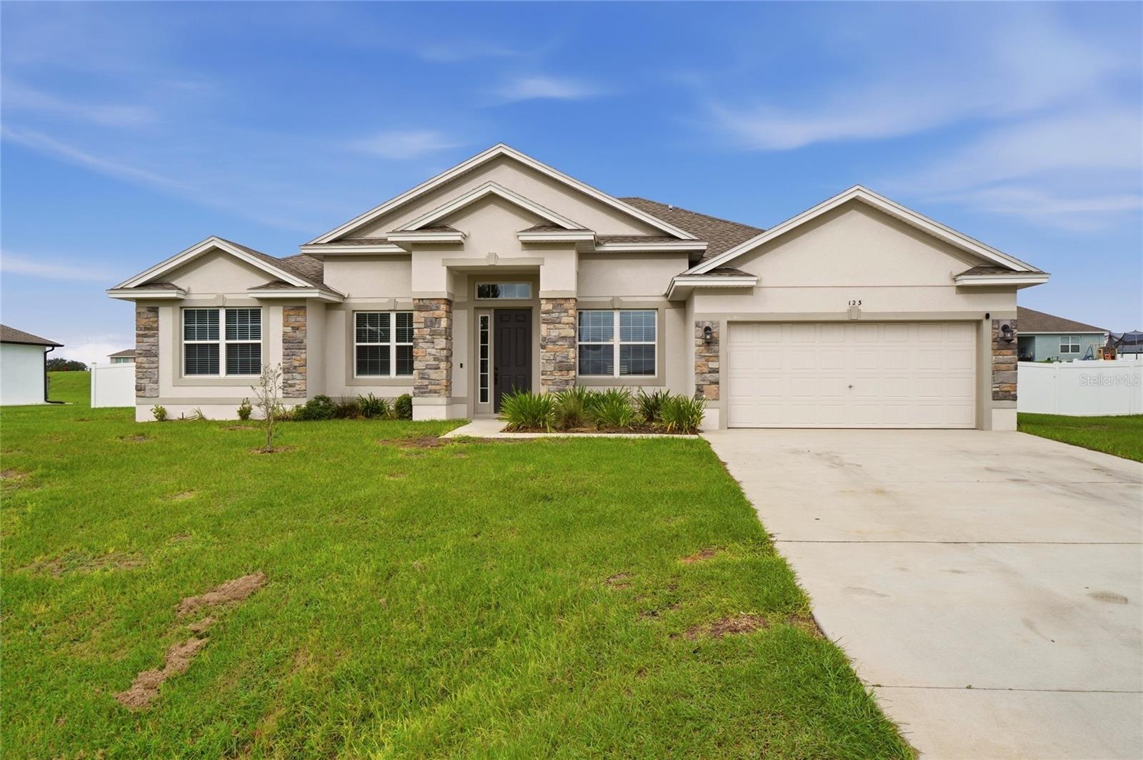 Listing photo 2 for 123 Caloosa Dr