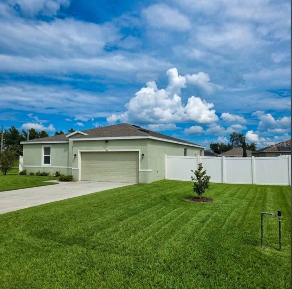 Listing photo 2 for 356 Camellia Ct