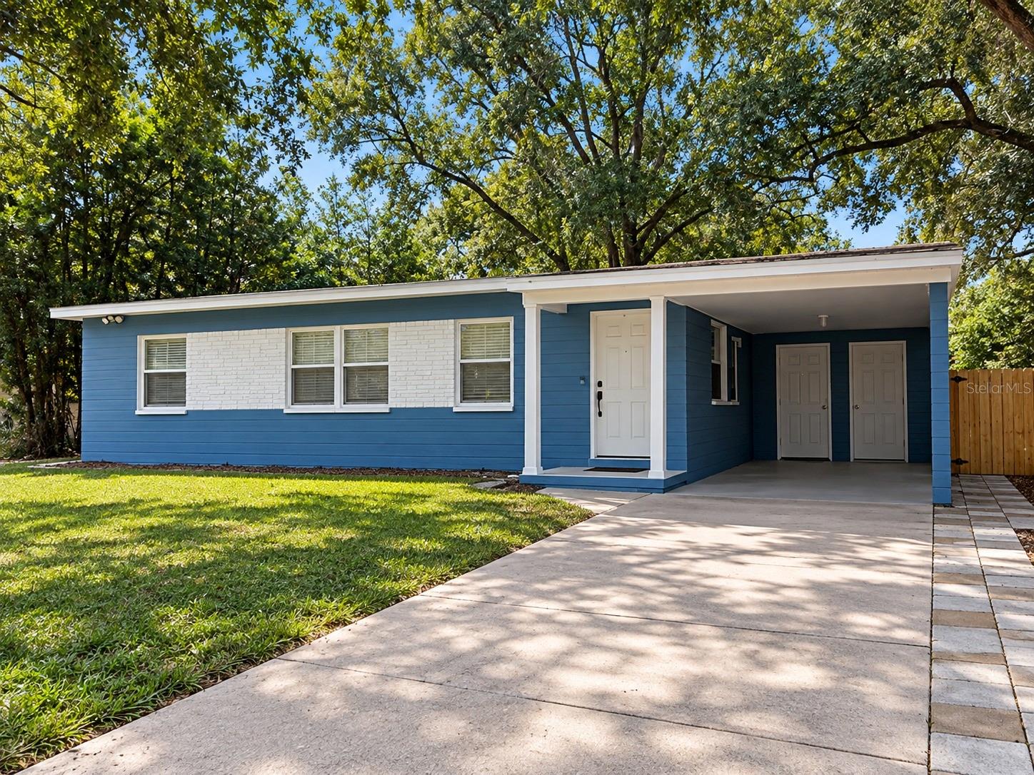Listing photo 1 for 800 Dorado Ave