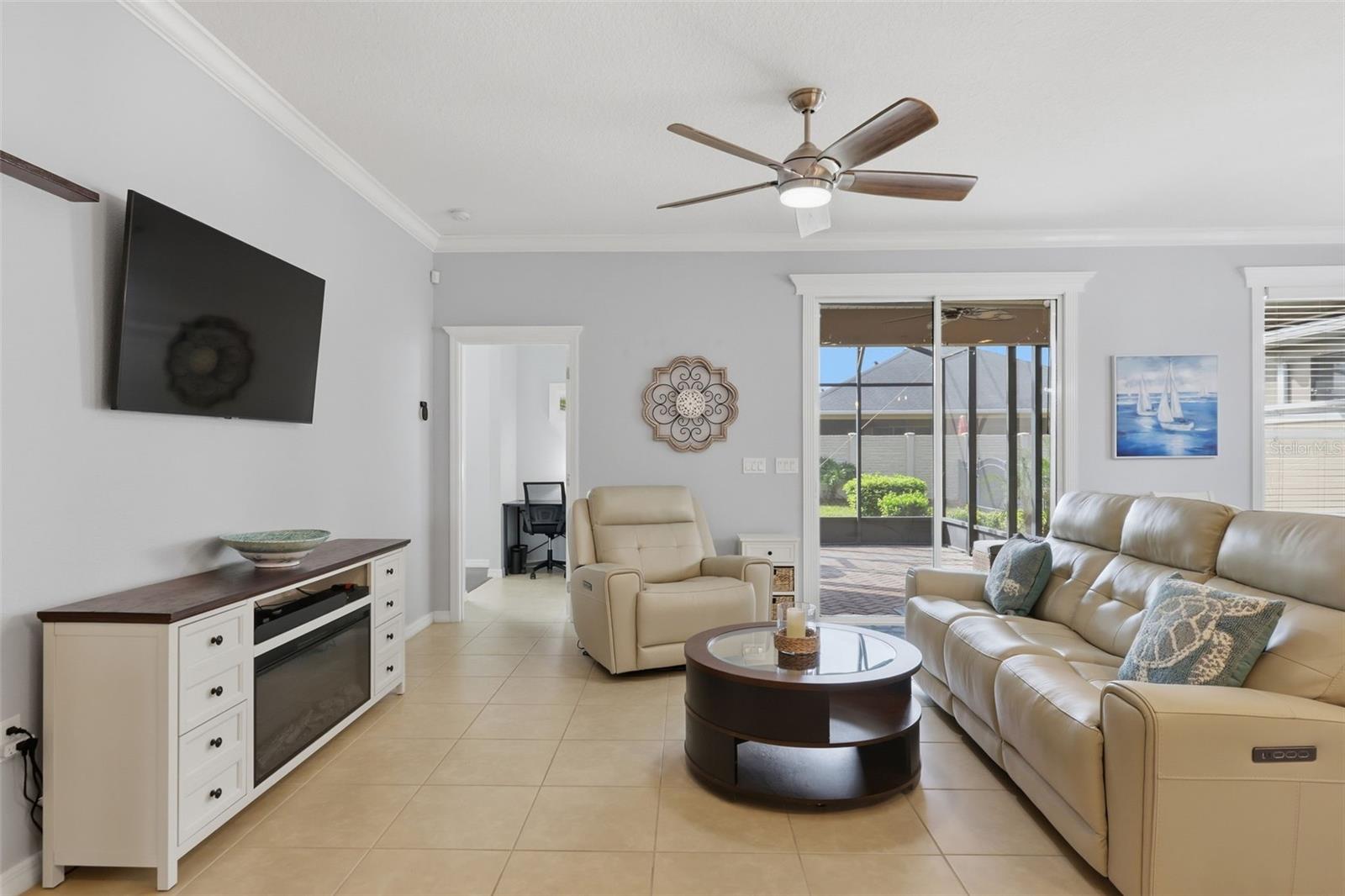 Listing photo 3 for 902 Tidal Pond Dr